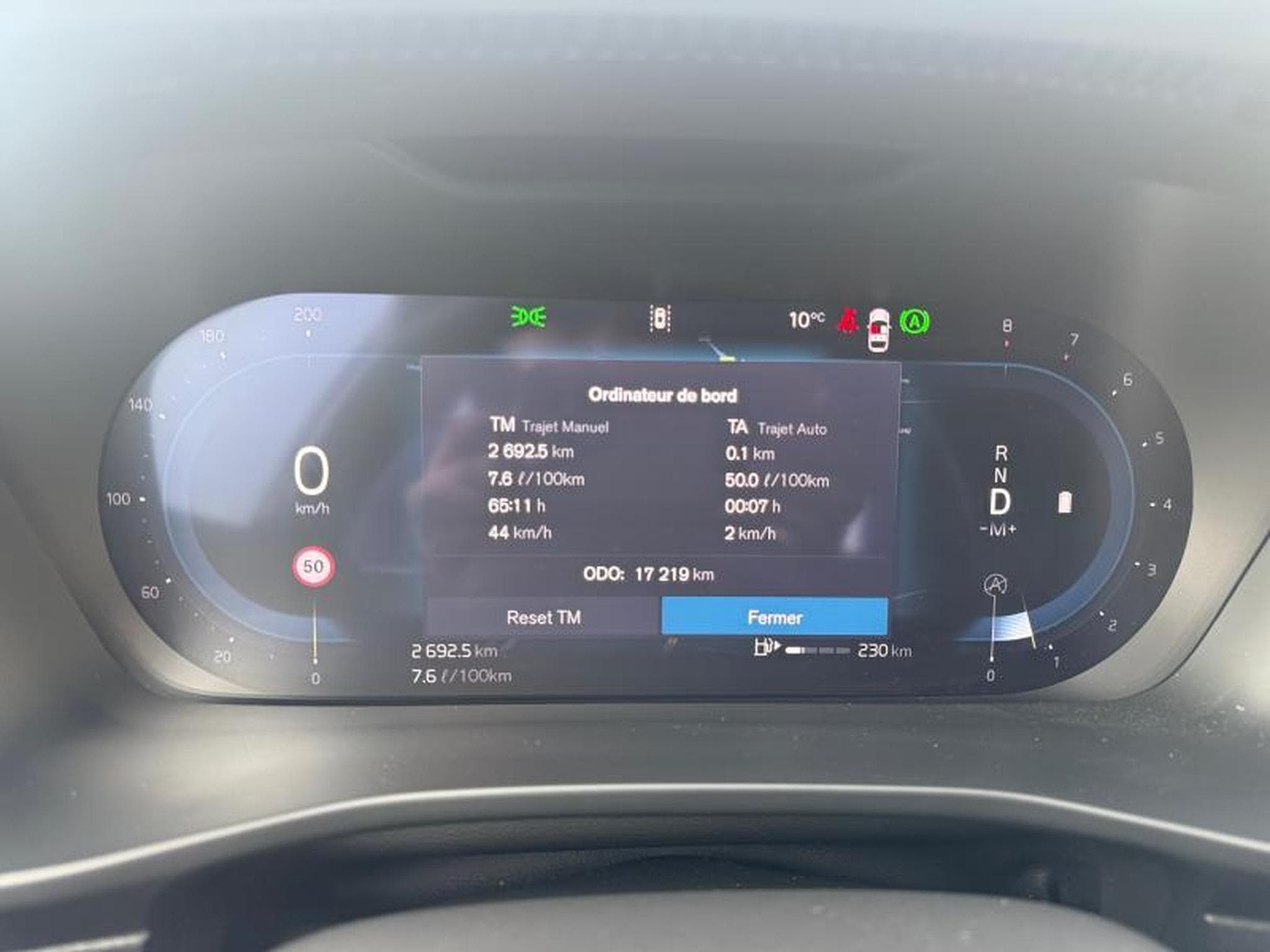 Volvo XC40 B3 Plus Dark / Essence (2025) - Photo 18