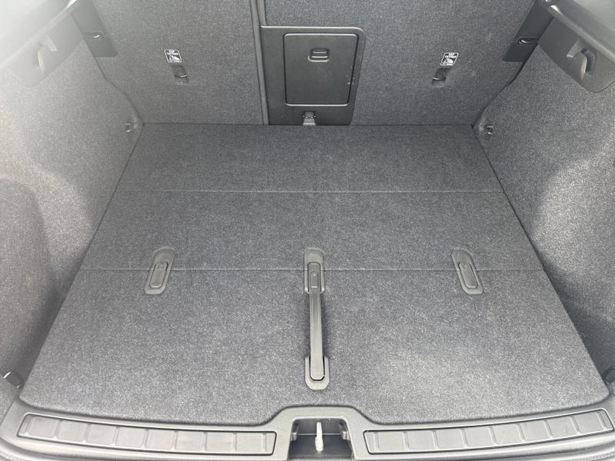 Volvo XC40 B3 Plus Dark / Essence (2025) - Photo 19