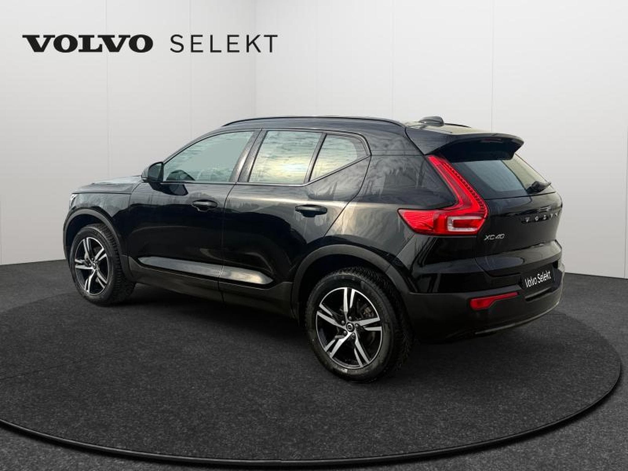Volvo XC40 B3 Plus Dark / Essence (2025) - Photo 5
