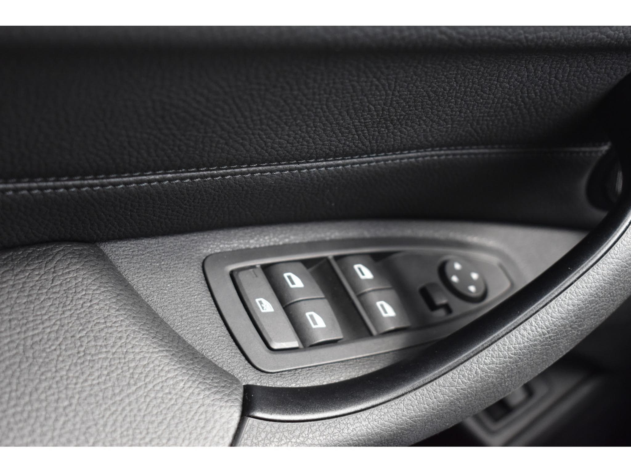 BMW X1 SDrive 18D (2019) - Photo 19