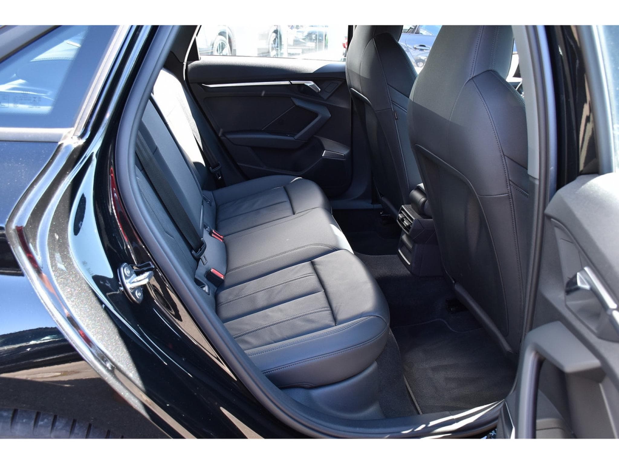 Audi A3 Limousine 30 TDI S-Line CUIR GPS B&O PARK 1° MAIN (2023) - Photo 8