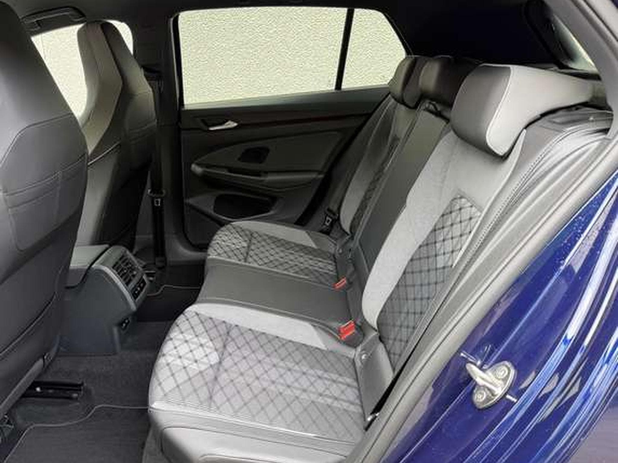 VW Golf Golf 1.5 eTSI R-Line OPF DSG (EU6AP) (2022) - Photo 13