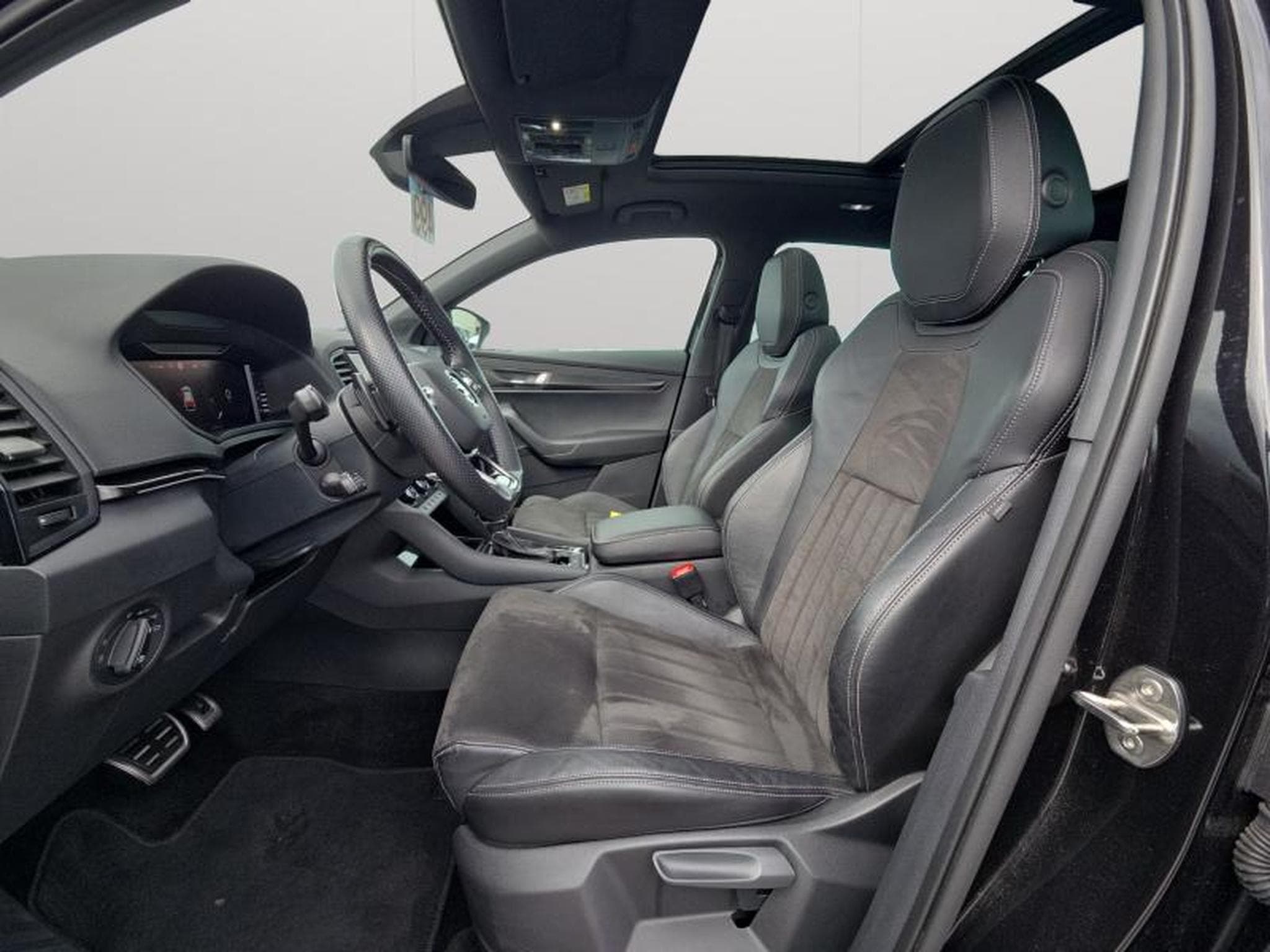Skoda Karoq Sportline/DSG/LED/NAVI/AHK (2022) - Foto 11