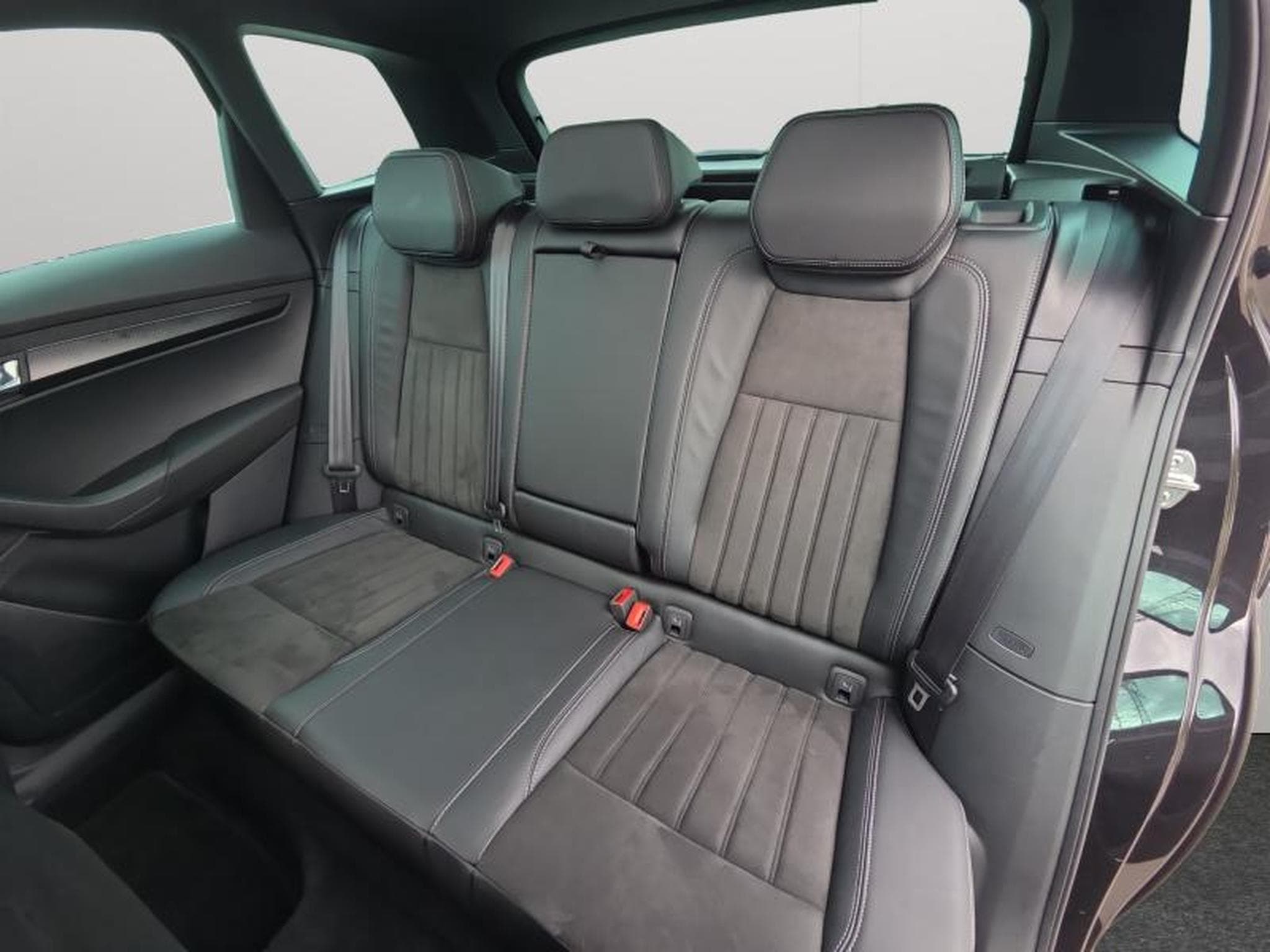 Skoda Karoq Sportline/DSG/LED/NAVI/AHK (2022) - Foto 14