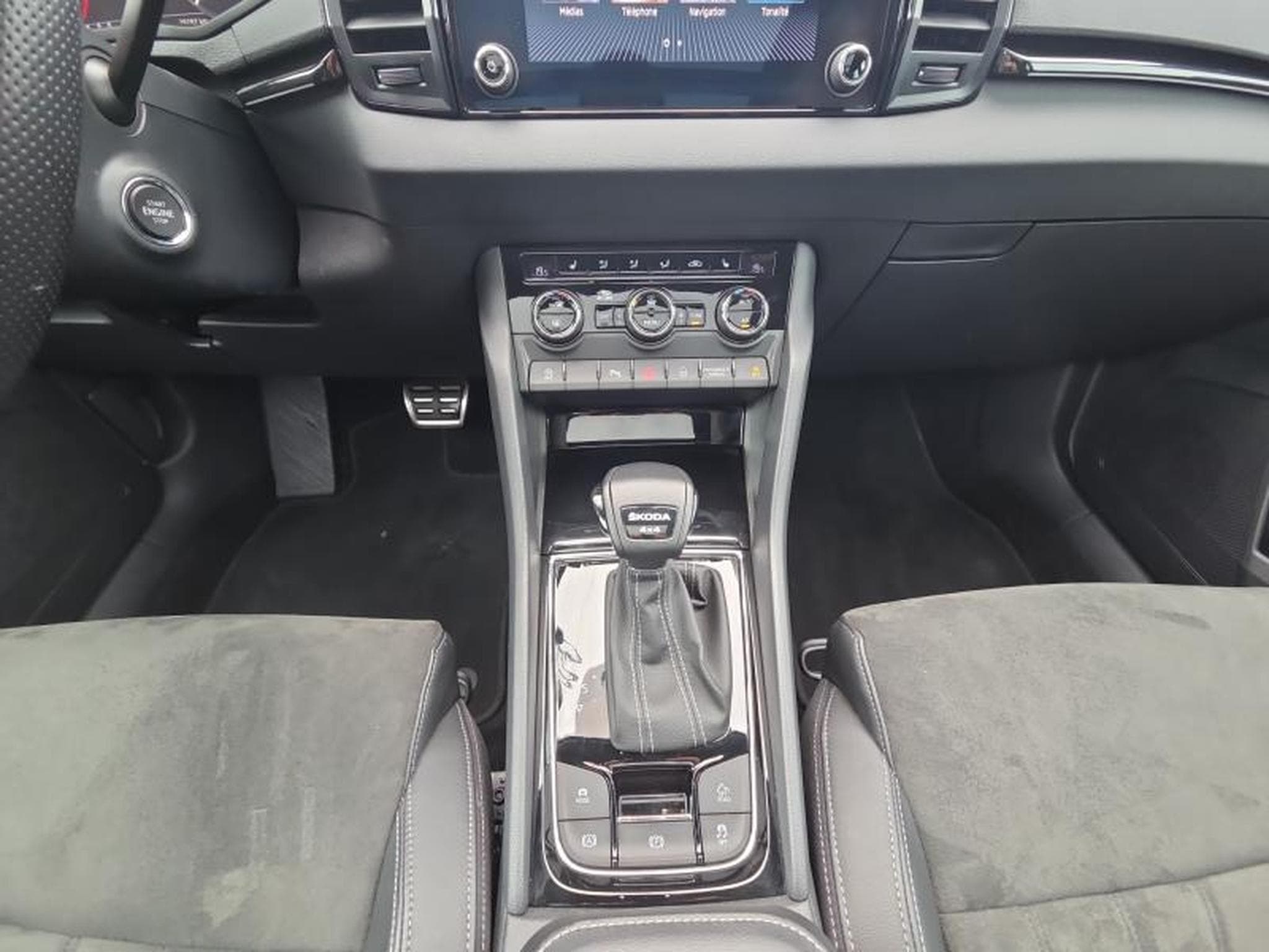 Skoda Karoq Sportline/DSG/LED/NAVI/AHK (2022) - Foto 9