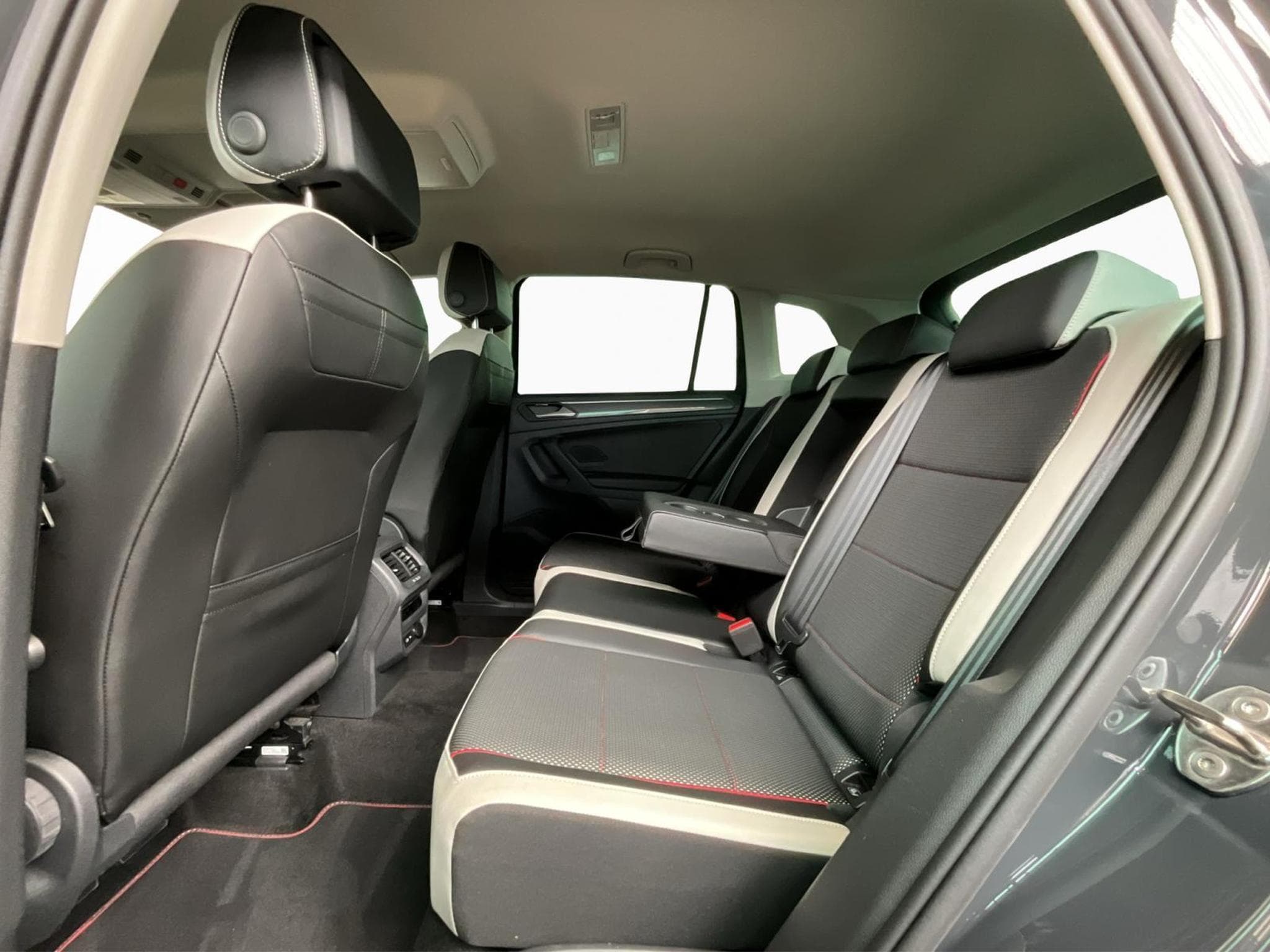 VW Tiguan Life-Urban-Sport+DSG+Led (2024) - Photo 18