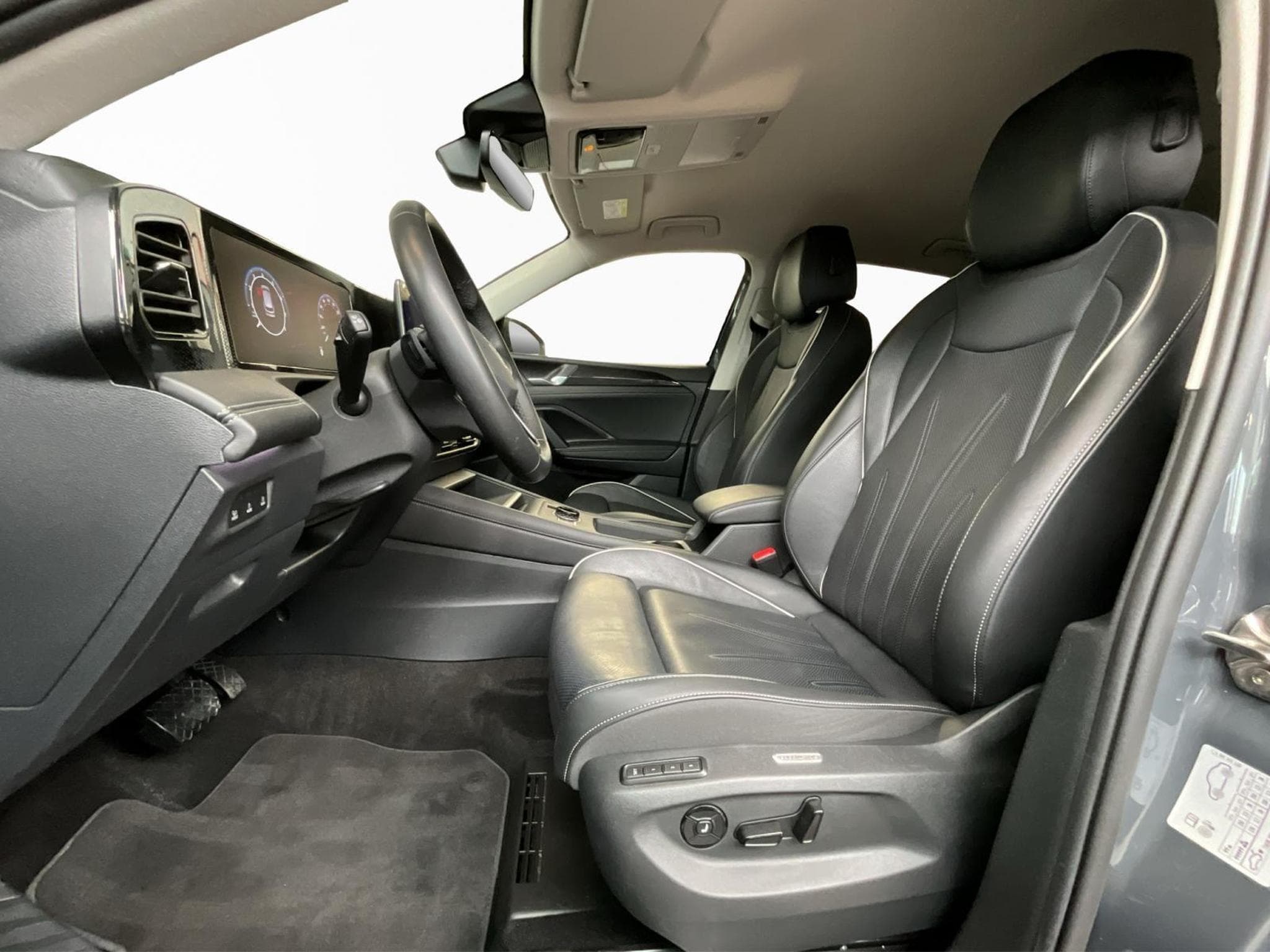 VW Tiguan Life+DSG+LED-Plus+Navi+AHK (2024) - Photo 9