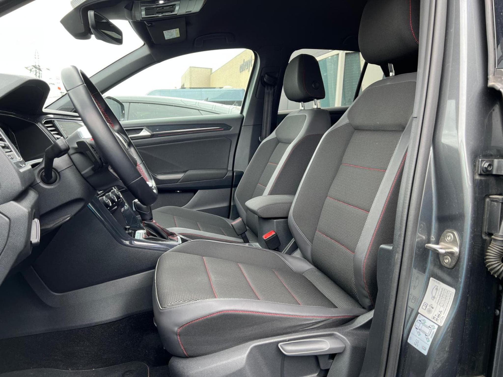 VW T-Roc 1.5 TSI 150 DSG STYLE,VIRTUAL, KAMERA,NAVI, CARPLAY, LED, CU (2021) - Photo 2