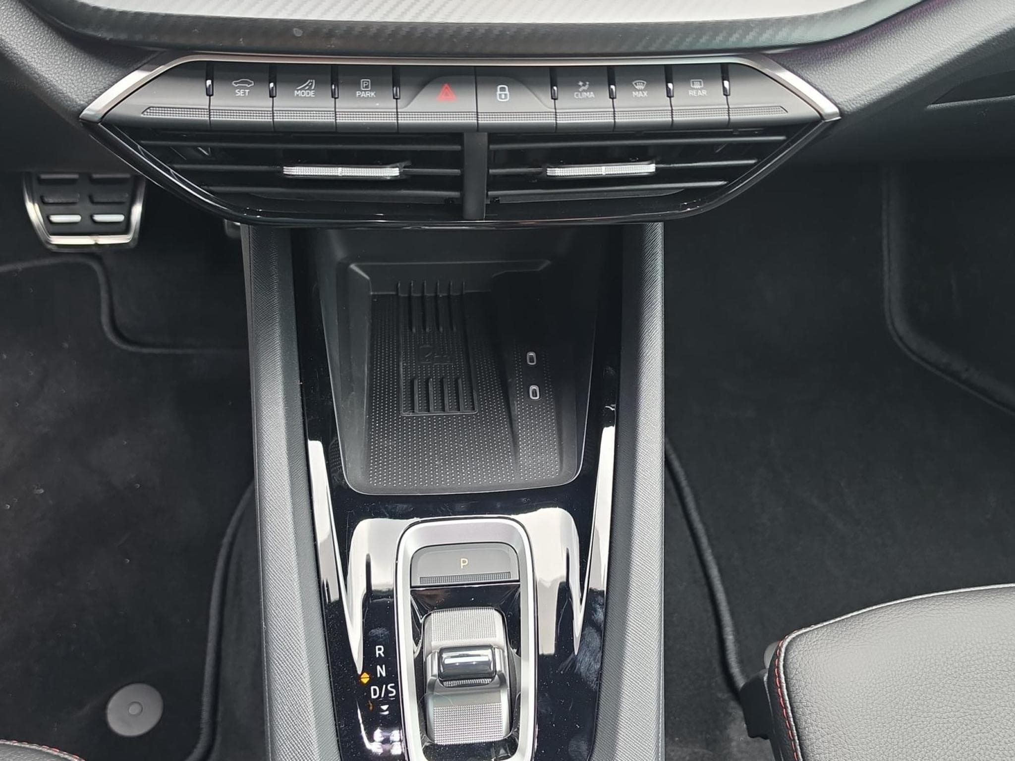 Skoda Octavia Combi RS 2.0 TSI 265 PS DSG7 (2026) - Photo 11