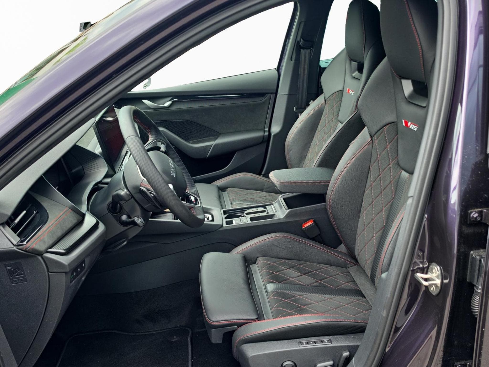 Skoda Octavia Combi RS 2.0 TSI 265 PS DSG7 (2026) - Photo 8