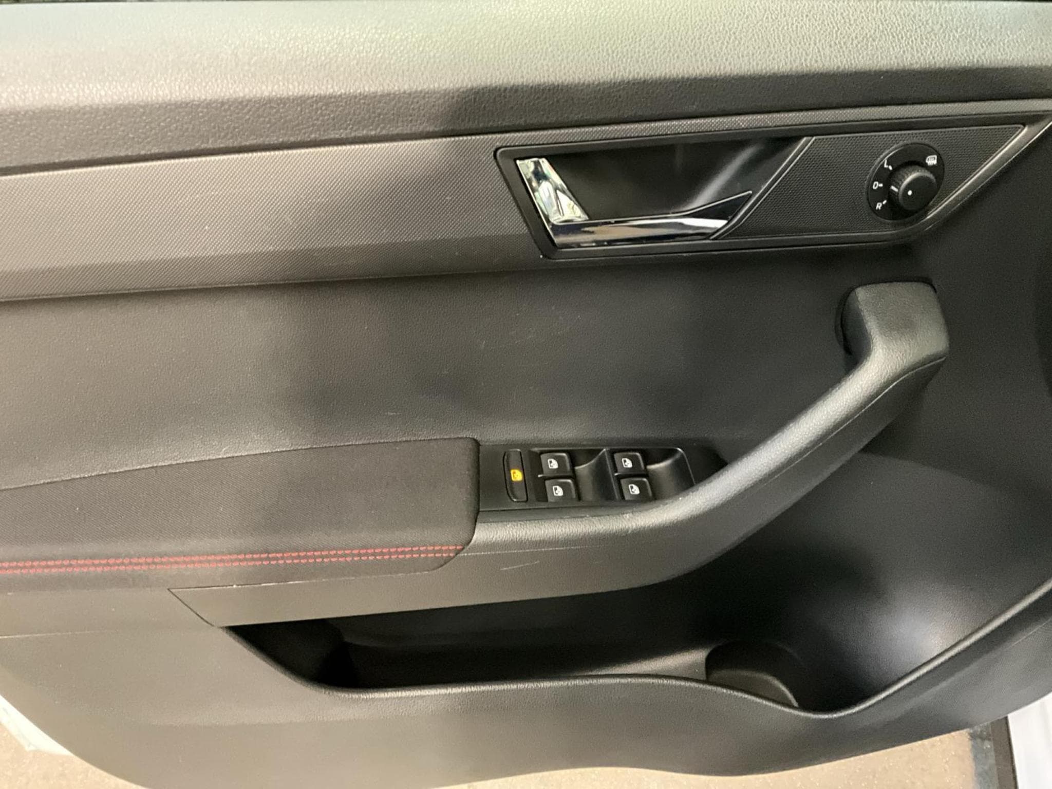 Skoda Fabia Monte-Carlo+LED+NAVi+DIGI+ (2021) - Foto 10
