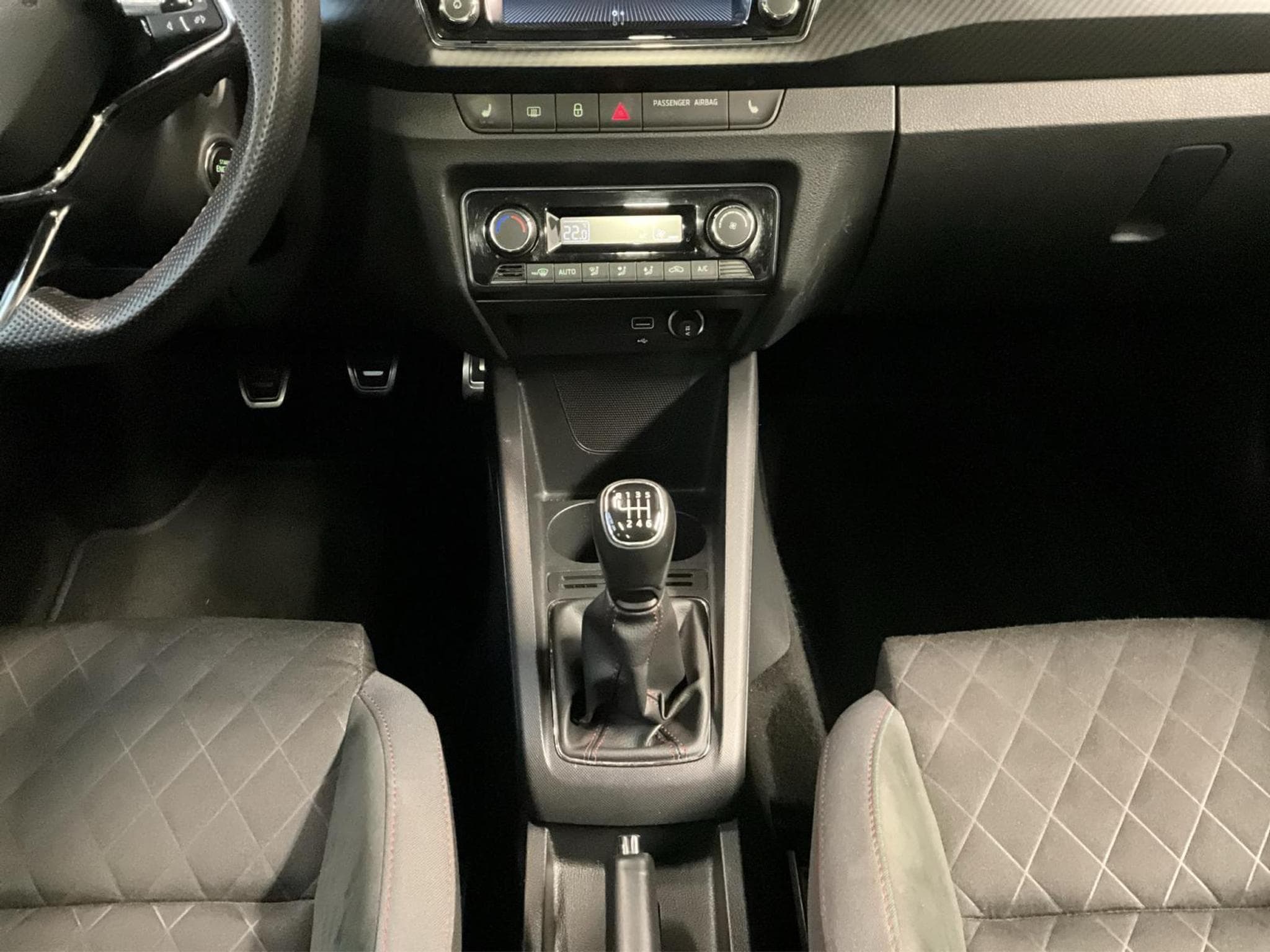 Skoda Fabia Monte-Carlo+LED+NAVi+DIGI+ (2021) - Foto 14