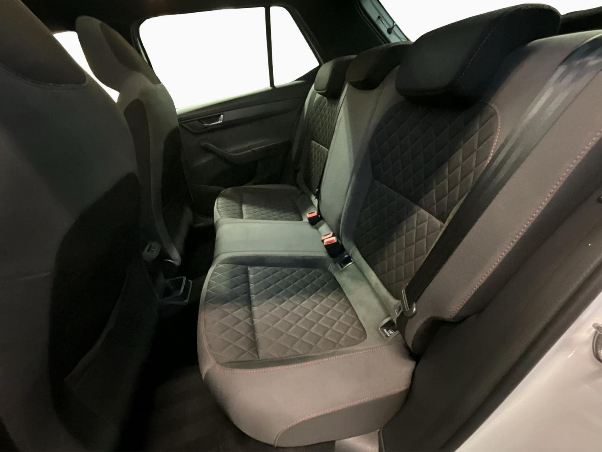 Skoda Fabia Monte-Carlo+LED+NAVi+DIGI+ (2021) - Foto 18