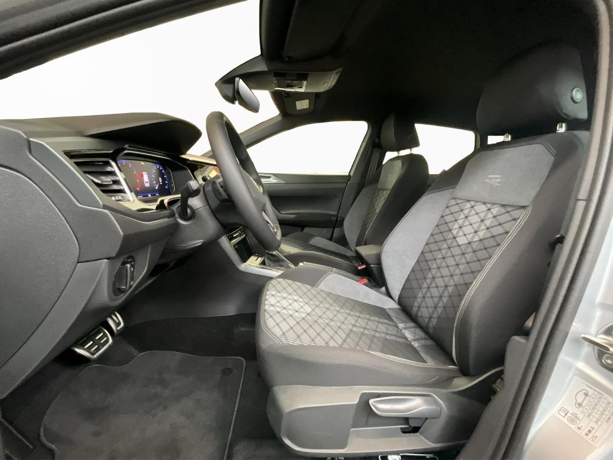 VW Polo R-Line+DSG+LED+Navi+Digi+ (2024) - Foto 11