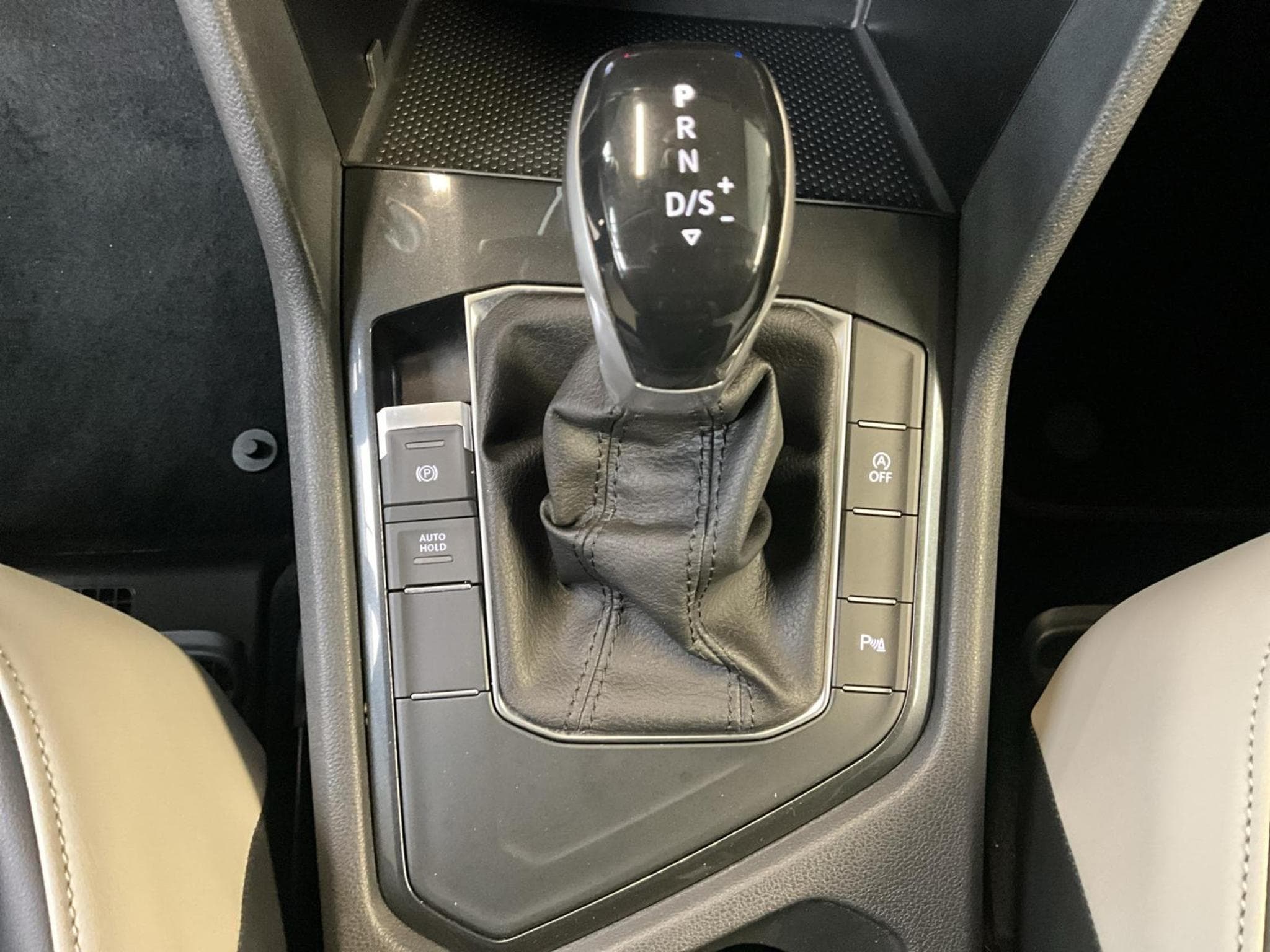 VW Tiguan Life-Urban-Sport+DSG+LED+RearView (2024) - Foto 14