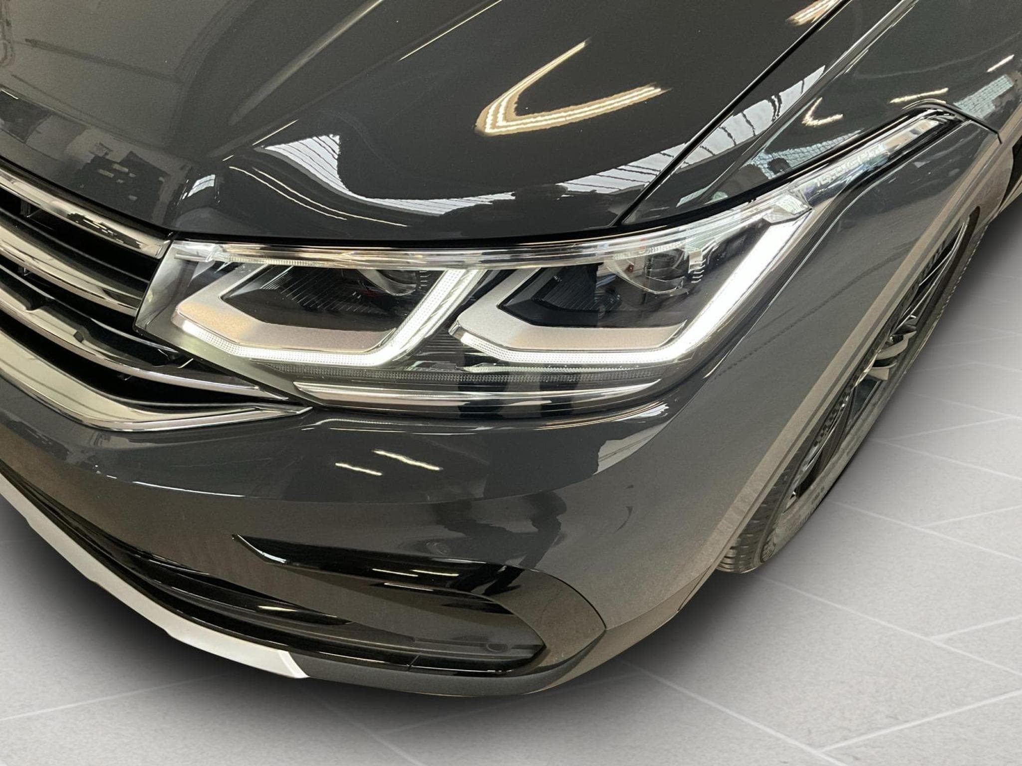 VW Tiguan Life-Urban-Sport+DSG+LED+RearView (2024) - Foto 9