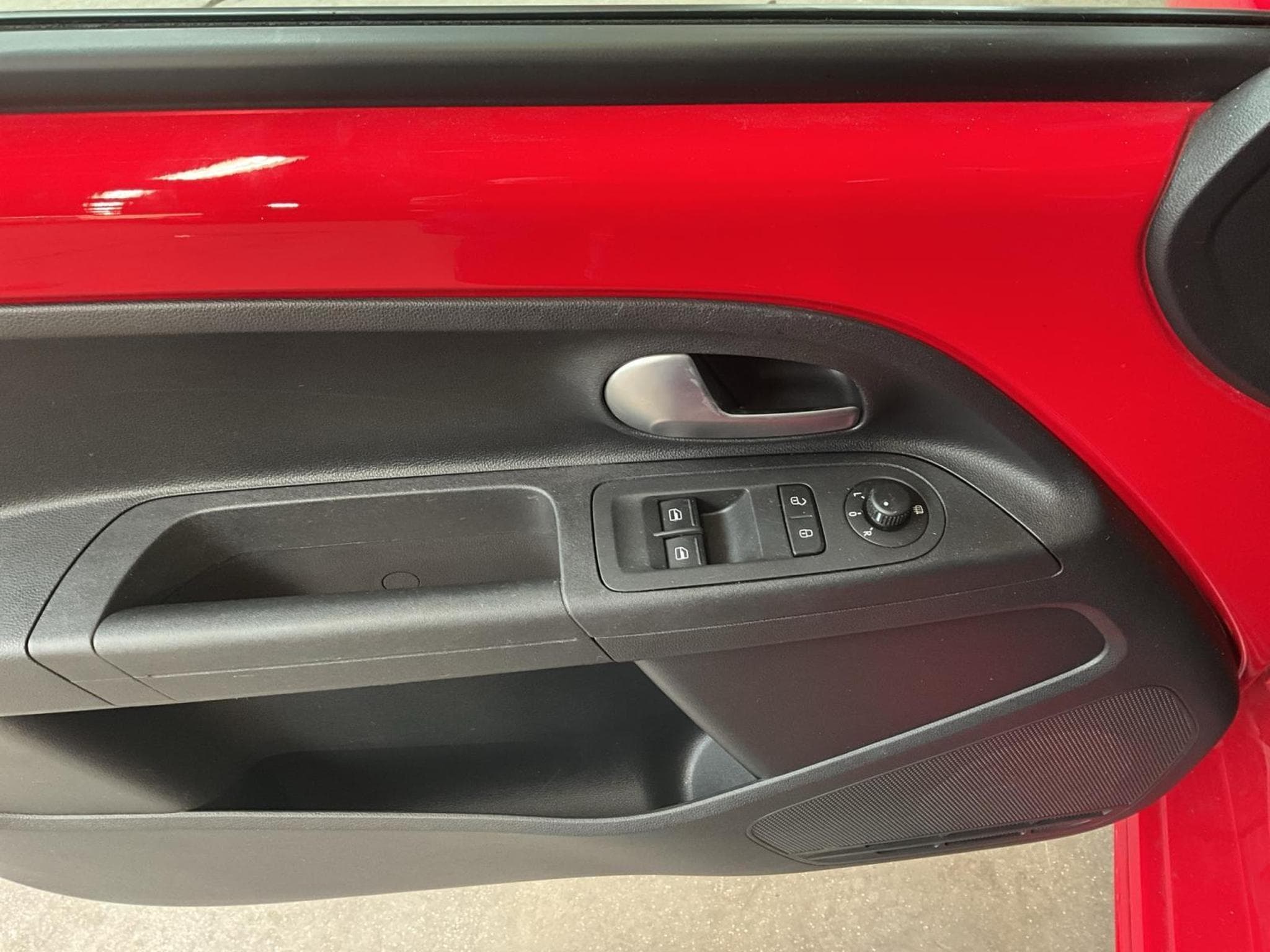VW UP GTI+LED+Beats+BVM (2022) - Photo 10