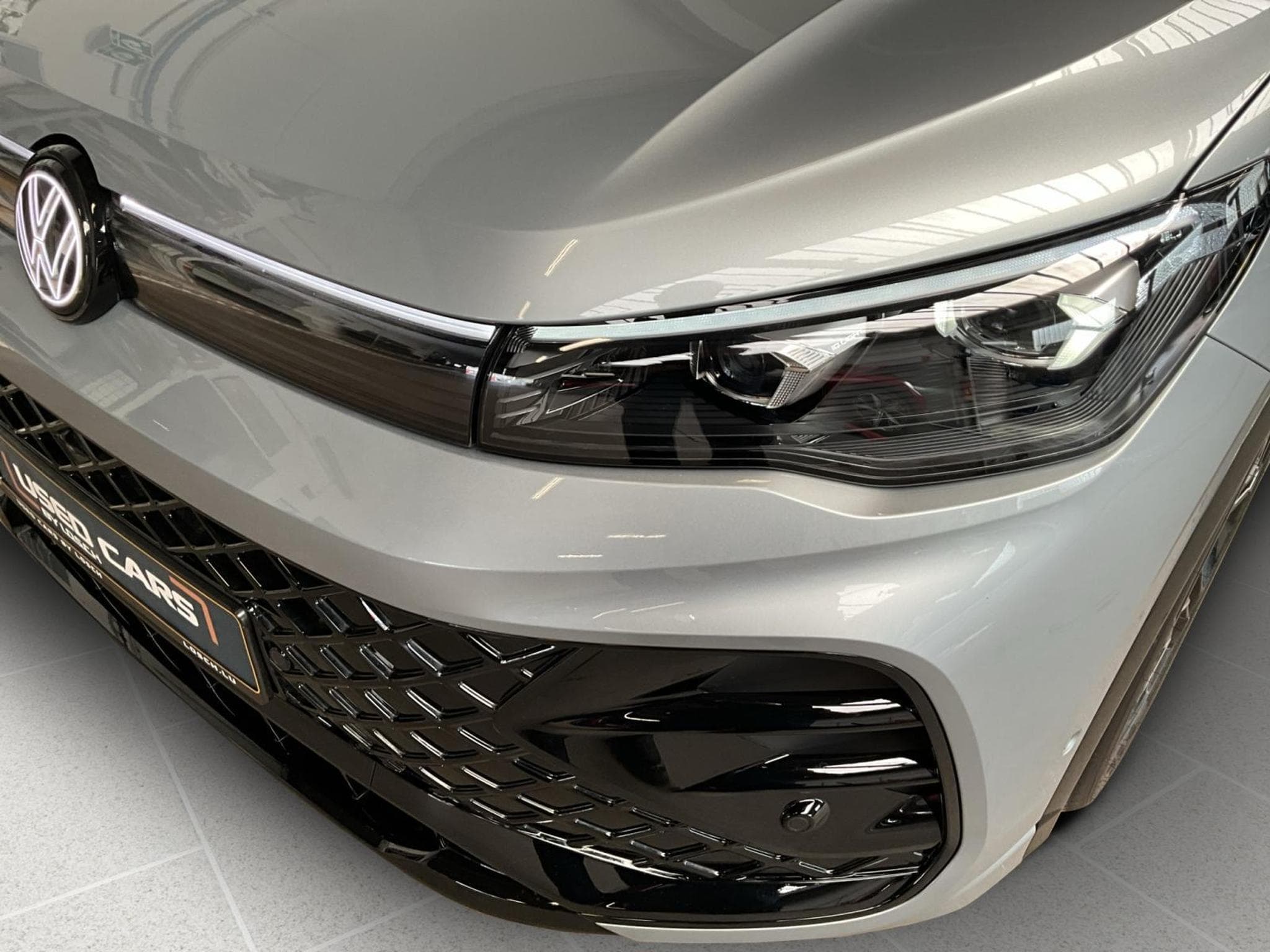 VW Tiguan R-Line+DSG+PHEV+Black-Style+Pano+AHK (2025) - Foto 9