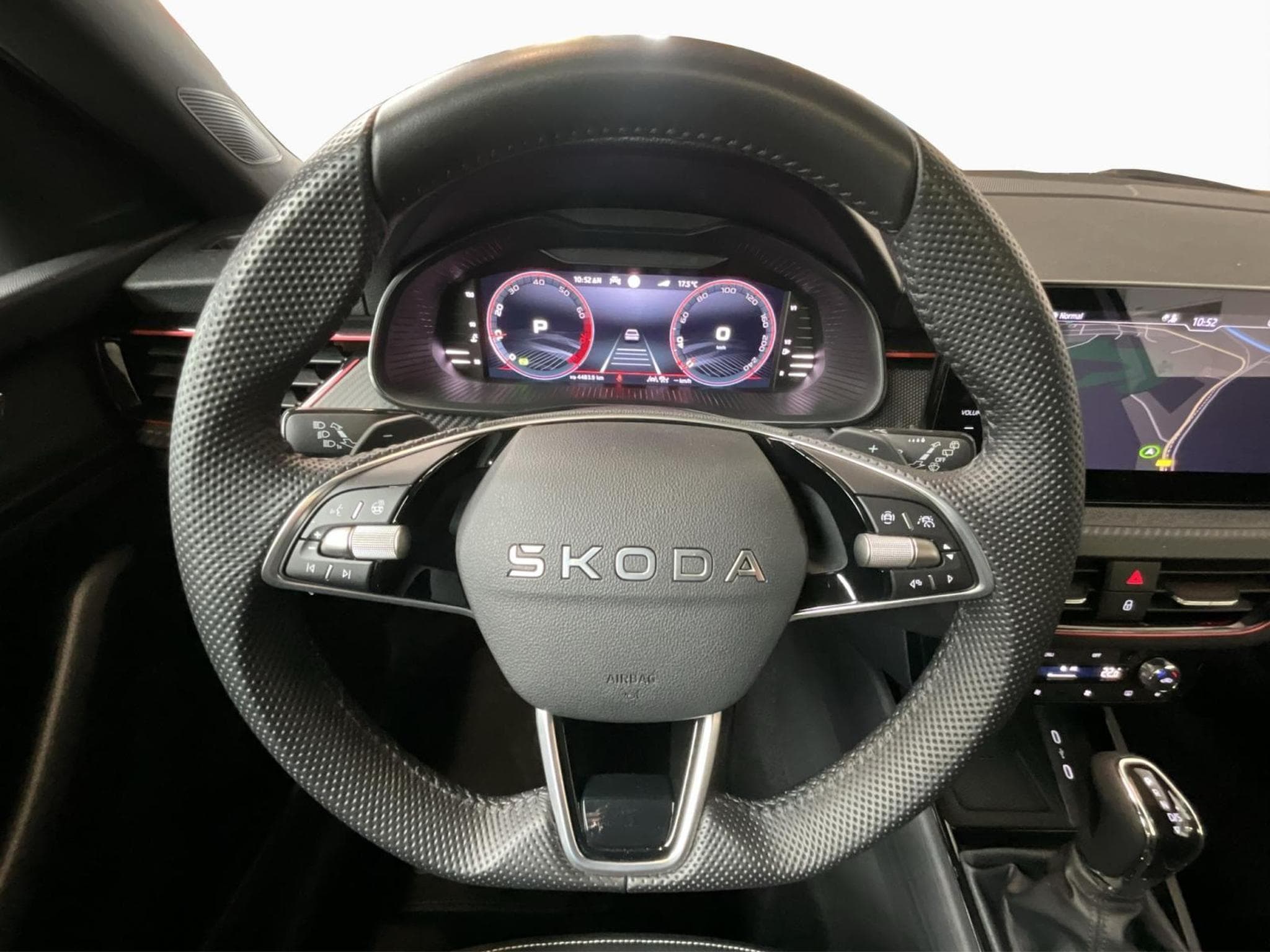 Skoda Kamiq Monte-Carlo+DSG+Pano+LED (2025) - Foto 10