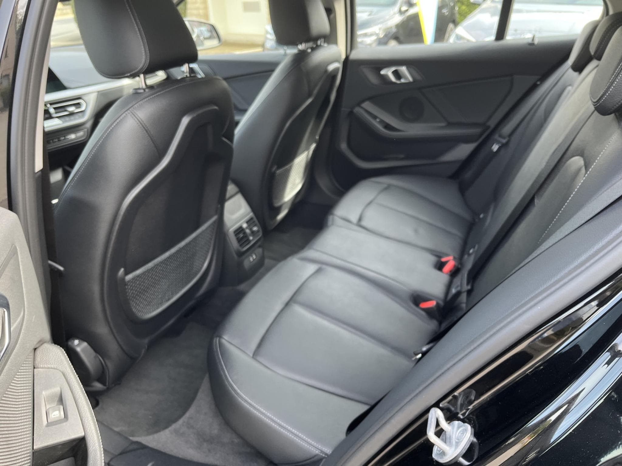 BMW 116 116d 115cv Navi Pano Cuir 2xPDC (2021) - Photo 12