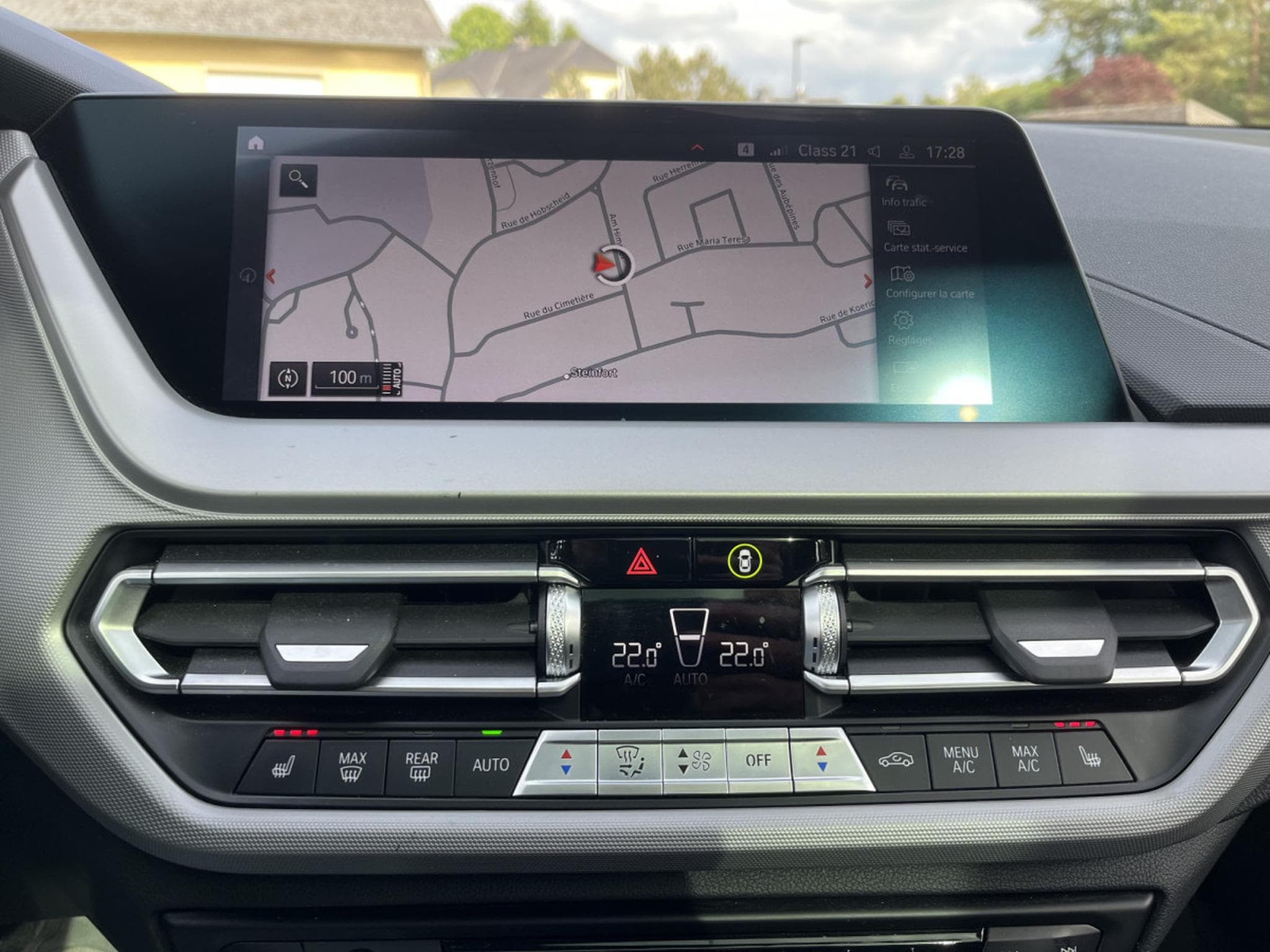 BMW 116 116d 115cv Navi Pano Cuir 2xPDC (2021) - Photo 17