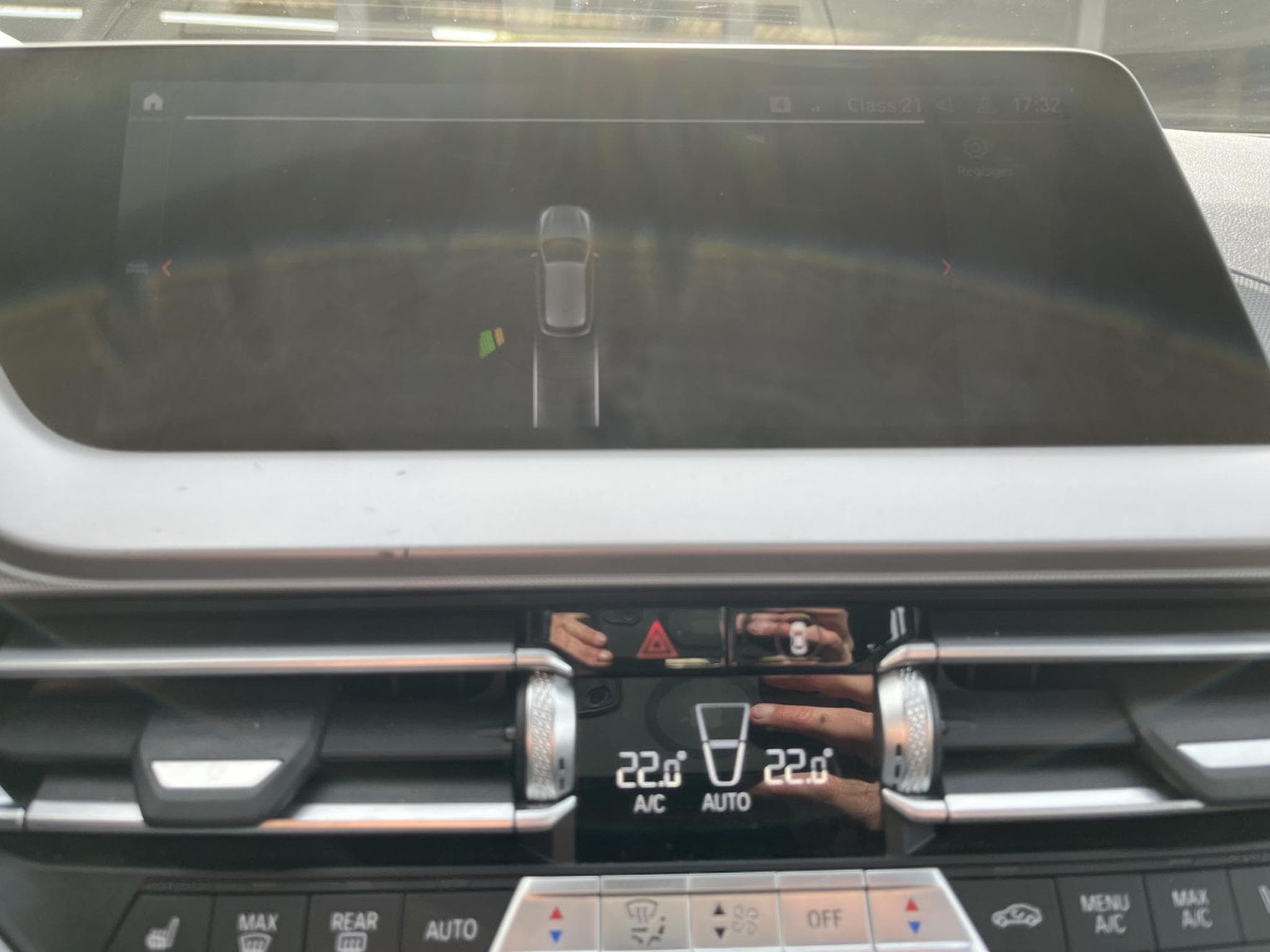 BMW 116 116d 115cv Navi Pano Cuir 2xPDC (2021) - Photo 18