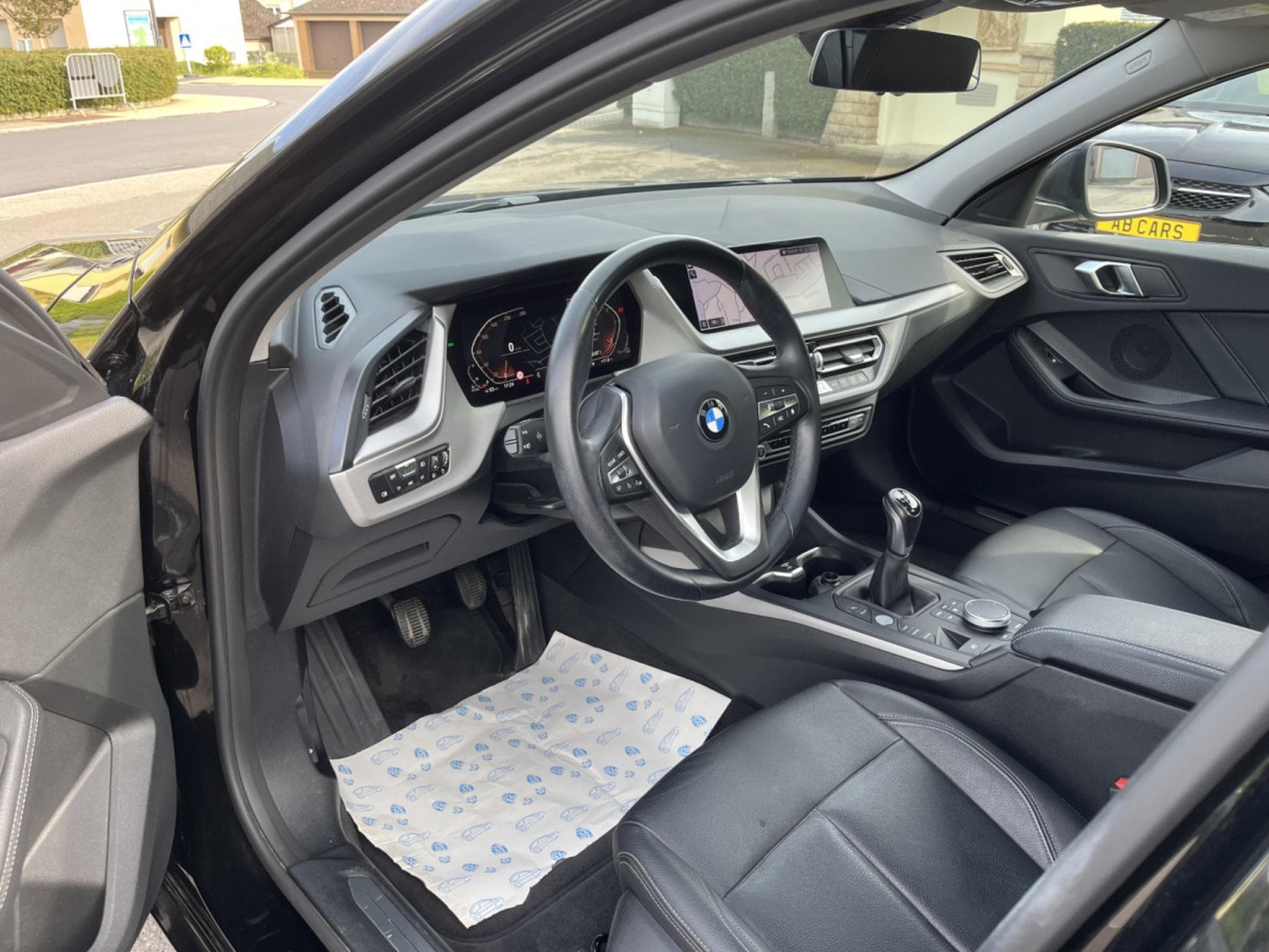 BMW 116 116d 115cv Navi Pano Cuir 2xPDC (2021) - Photo 9