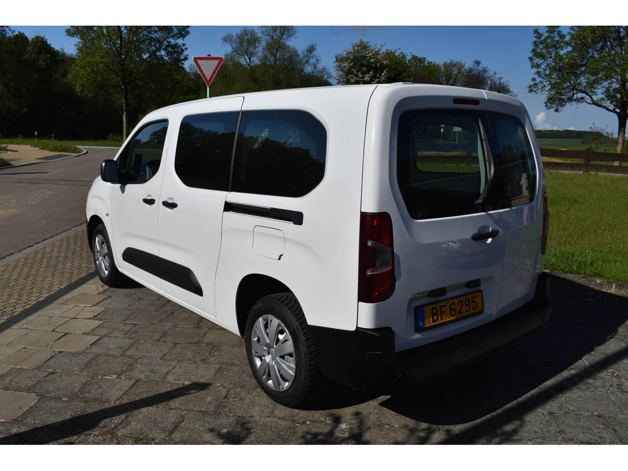 Peugeot Partner 1,5 HDi Maxi 3 places 42000km (2021) - Photo 6