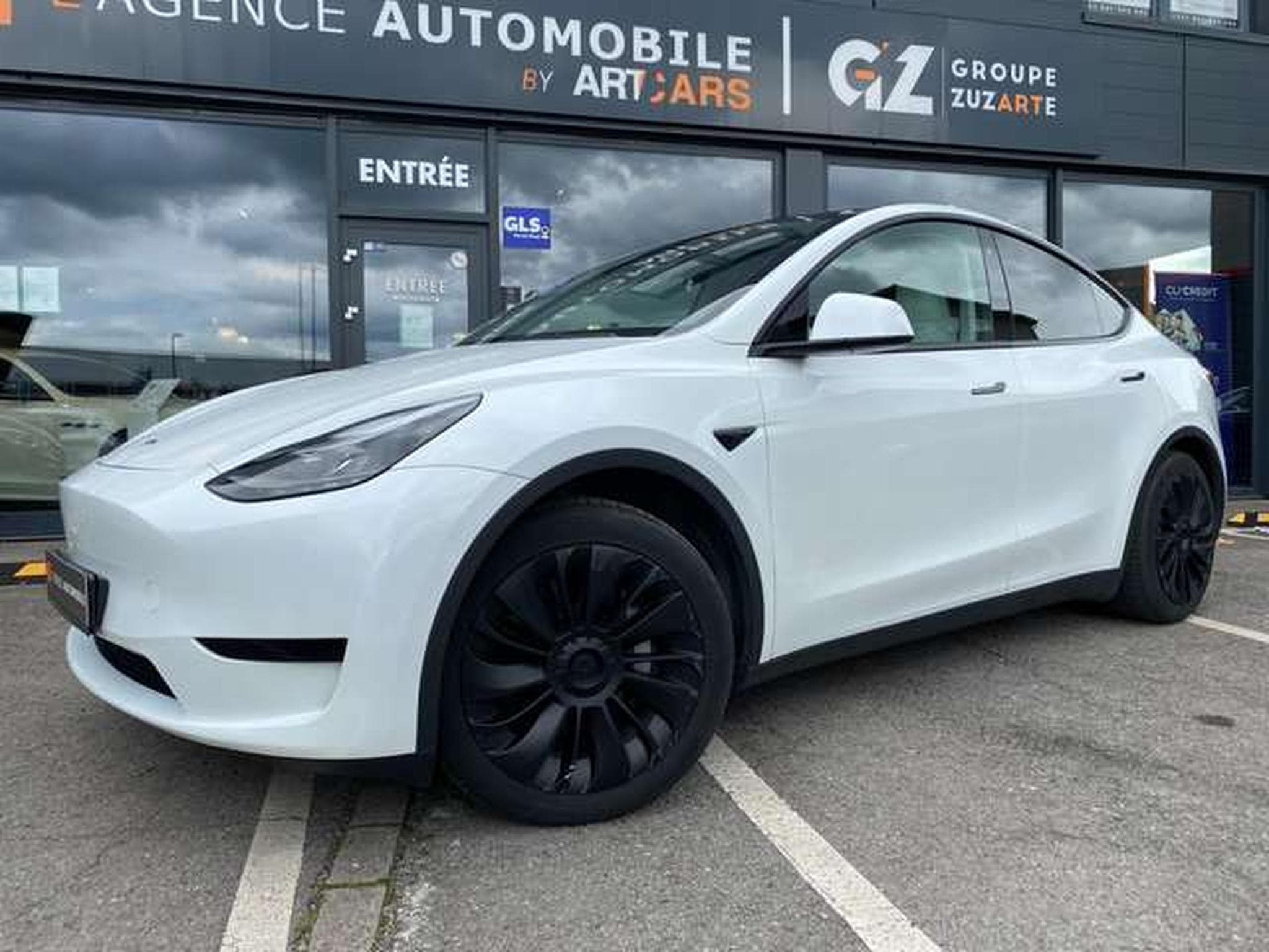Tesla Model Y Model Y RWD garantie constructeur 02/28 (2024) - Photo 2