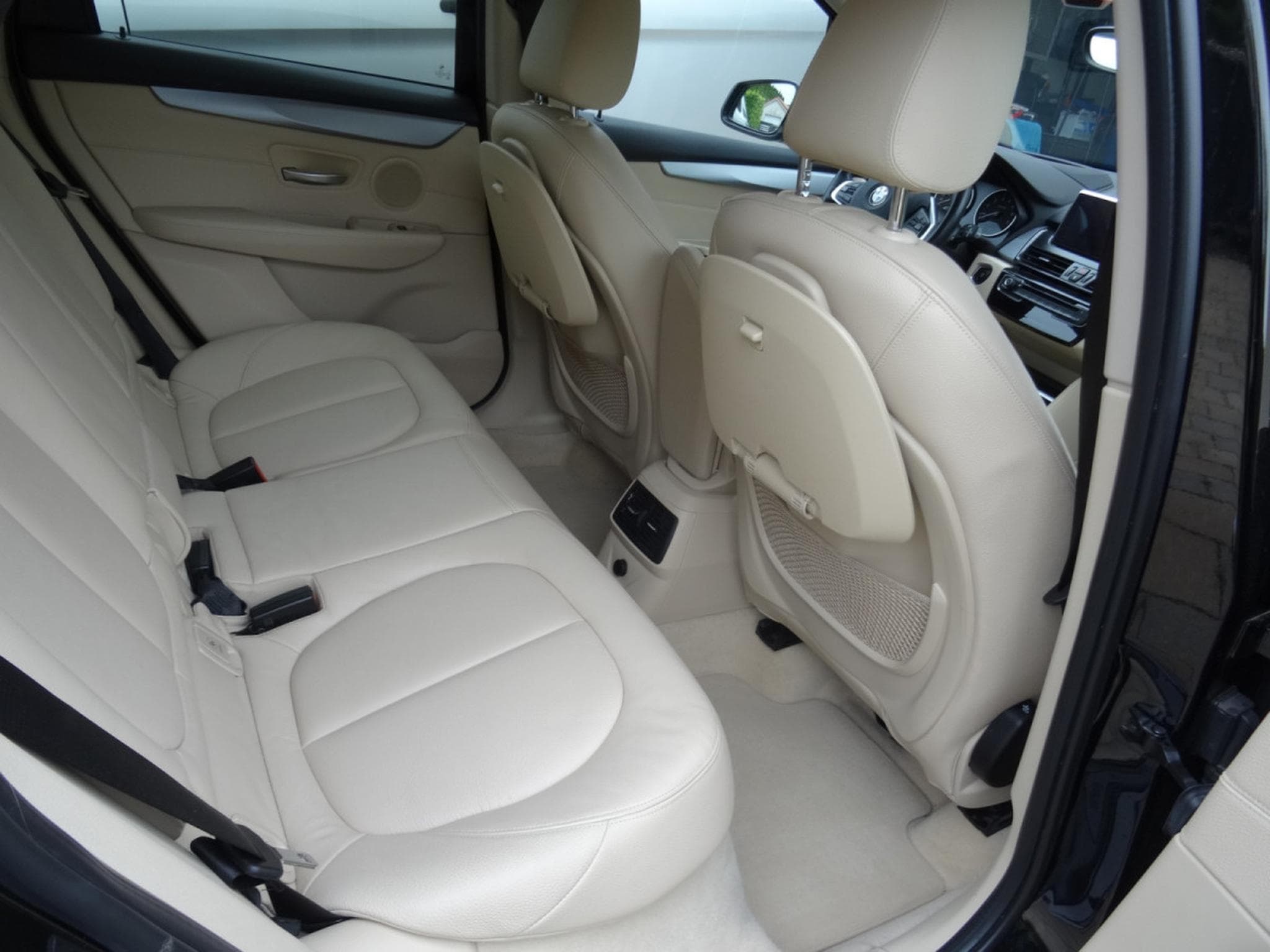 BMW 225 XE IPERFORMAN (2017) - Photo 14