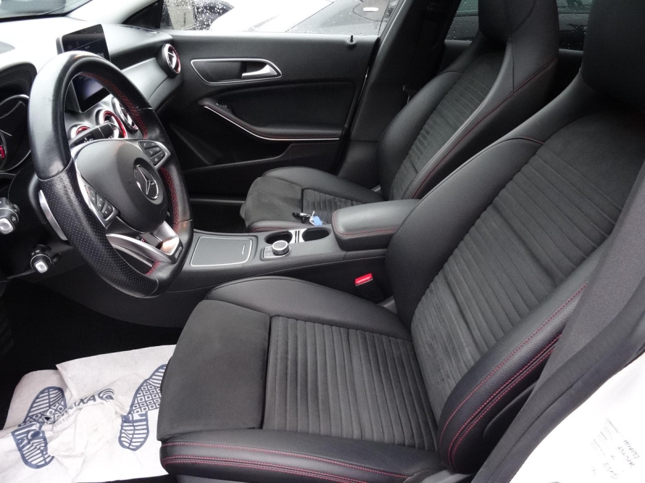 Mercedes CLA 200 Shooting Brake AMG-LINE (2019) - Photo 11