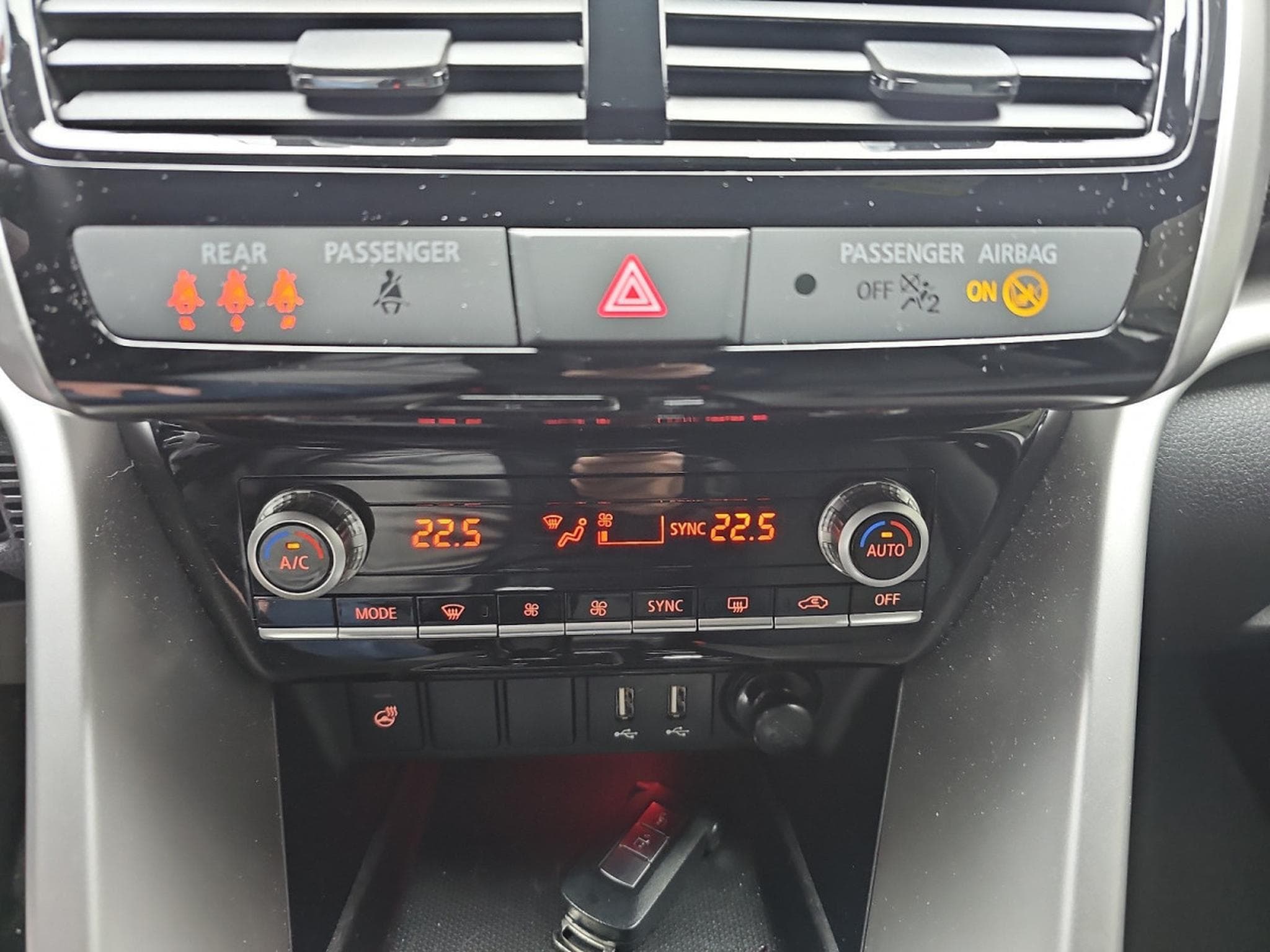 Mitsubishi Eclipse Cross 2.4 MIVEC PHEV CVT Select (2025) - Photo 10