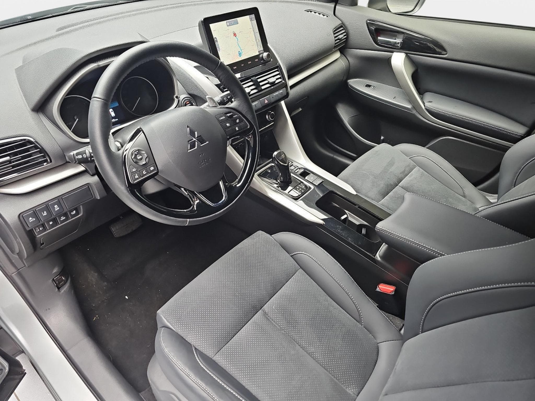 Mitsubishi Eclipse Cross 2.4 MIVEC PHEV CVT Select (2025) - Photo 17