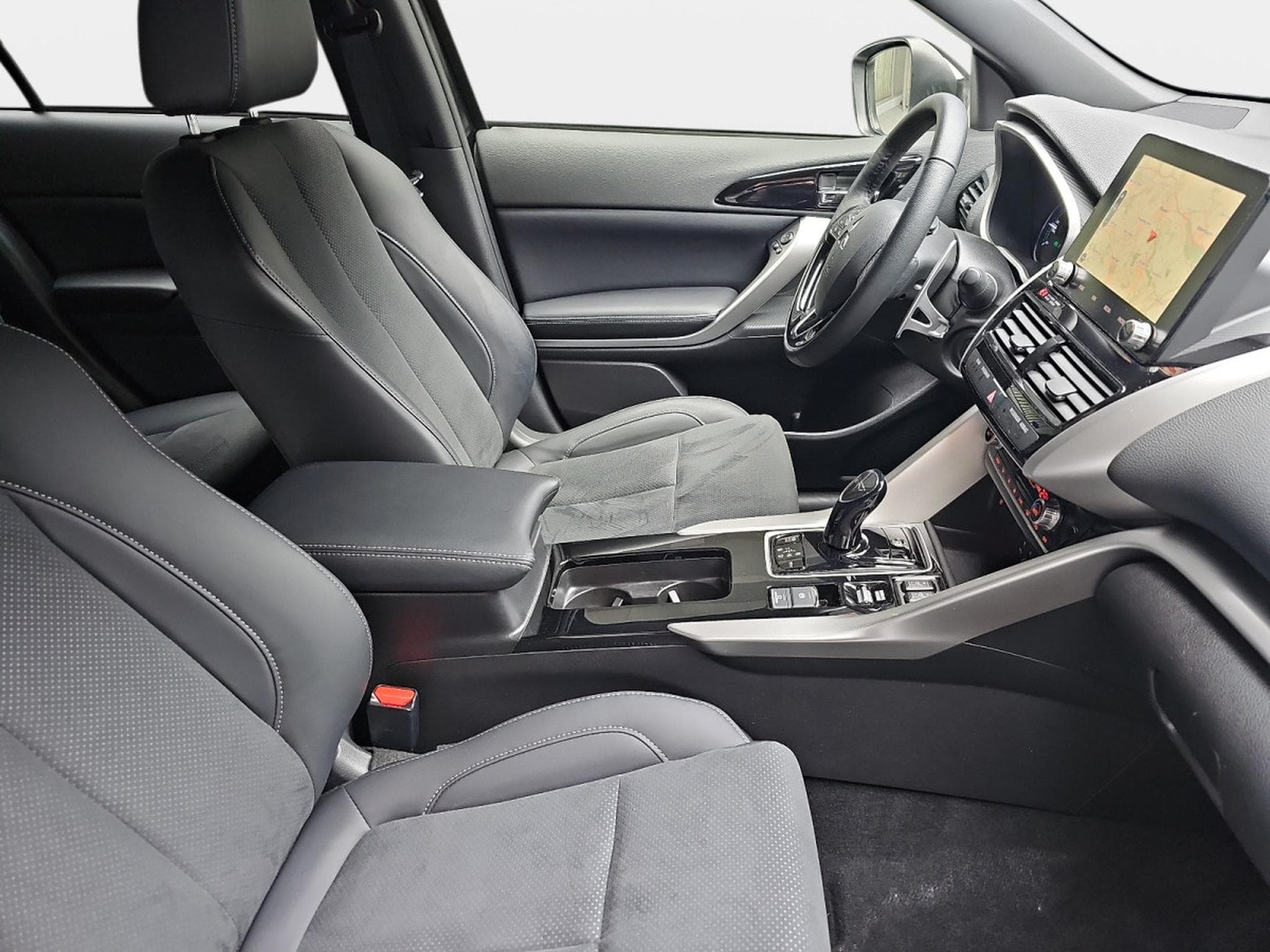 Mitsubishi Eclipse Cross 2.4 MIVEC PHEV CVT Select (2025) - Photo 14