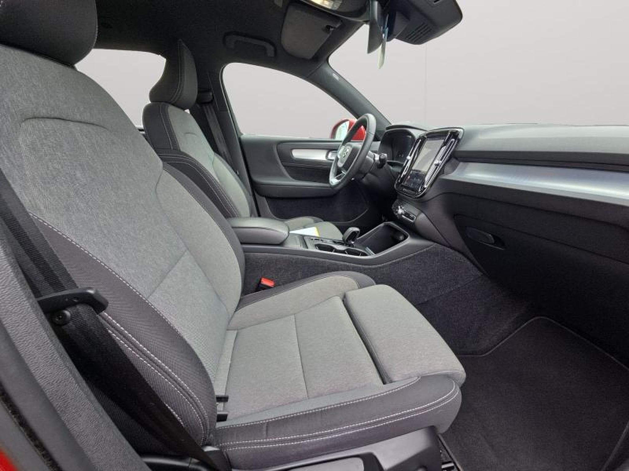 Volvo XC40 B3 Core / Essence (2022) - Foto 14