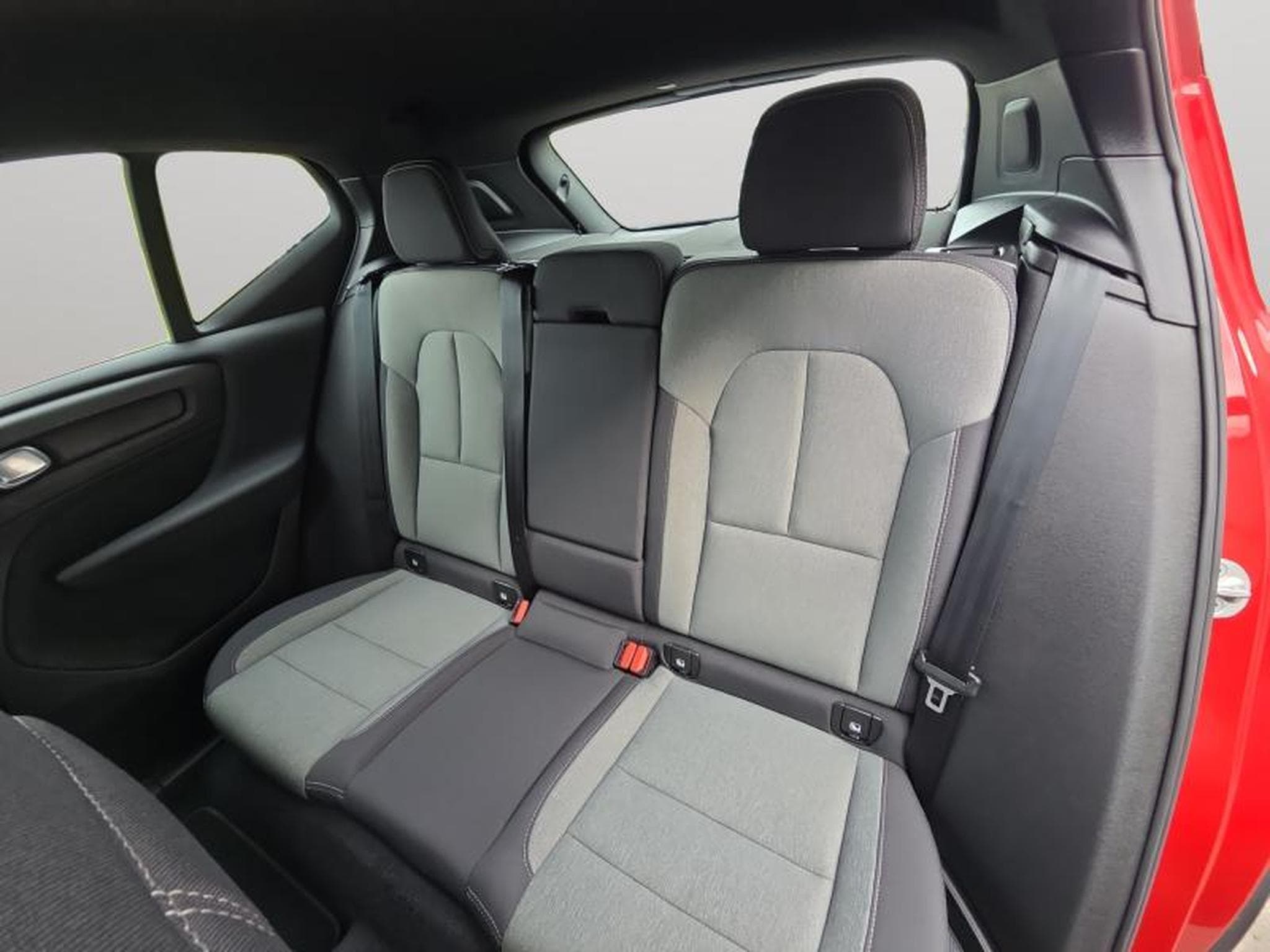 Volvo XC40 B3 Core / Essence (2022) - Foto 15