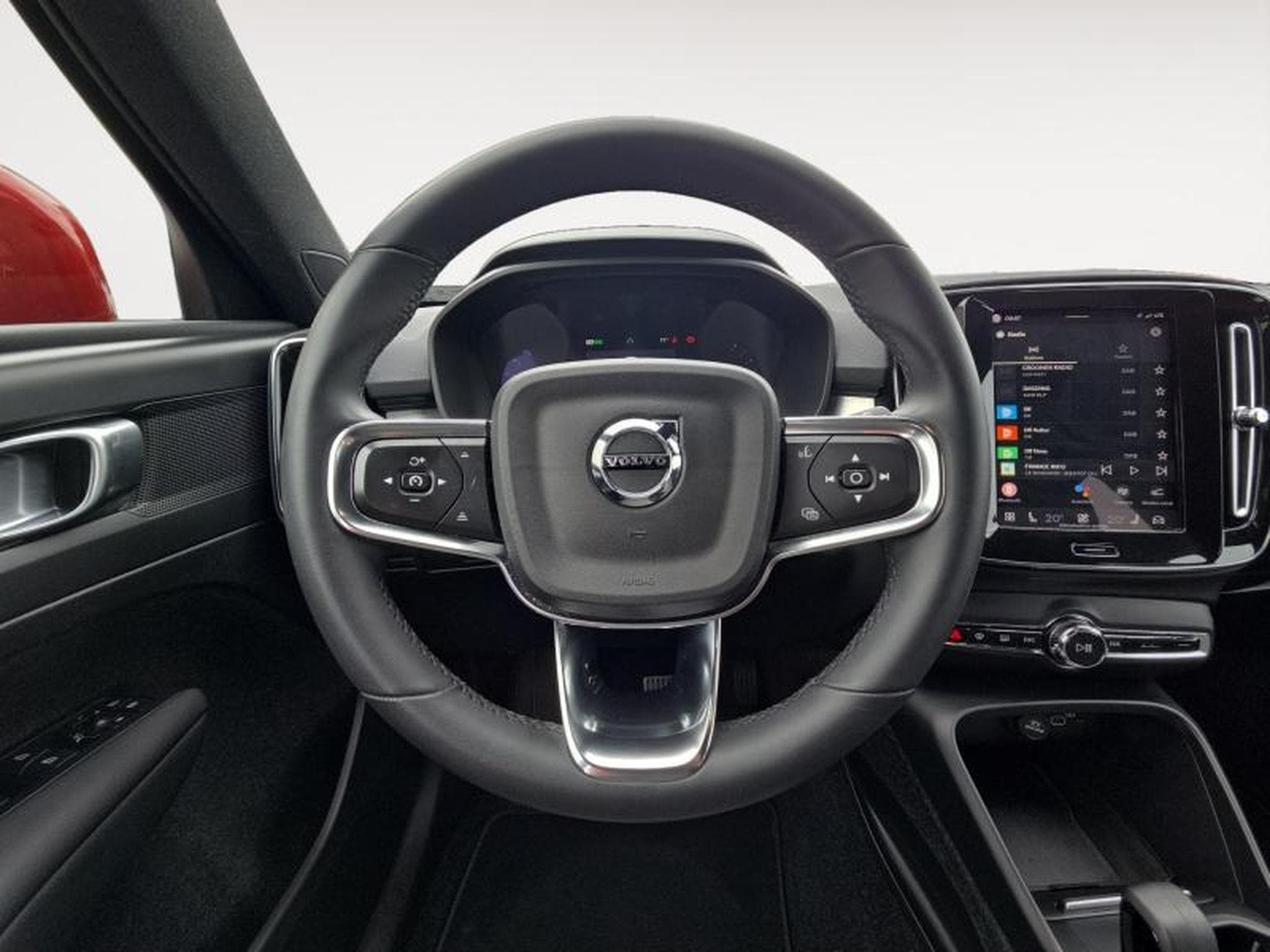 Volvo XC40 B3 Core / Essence (2022) - Foto 17
