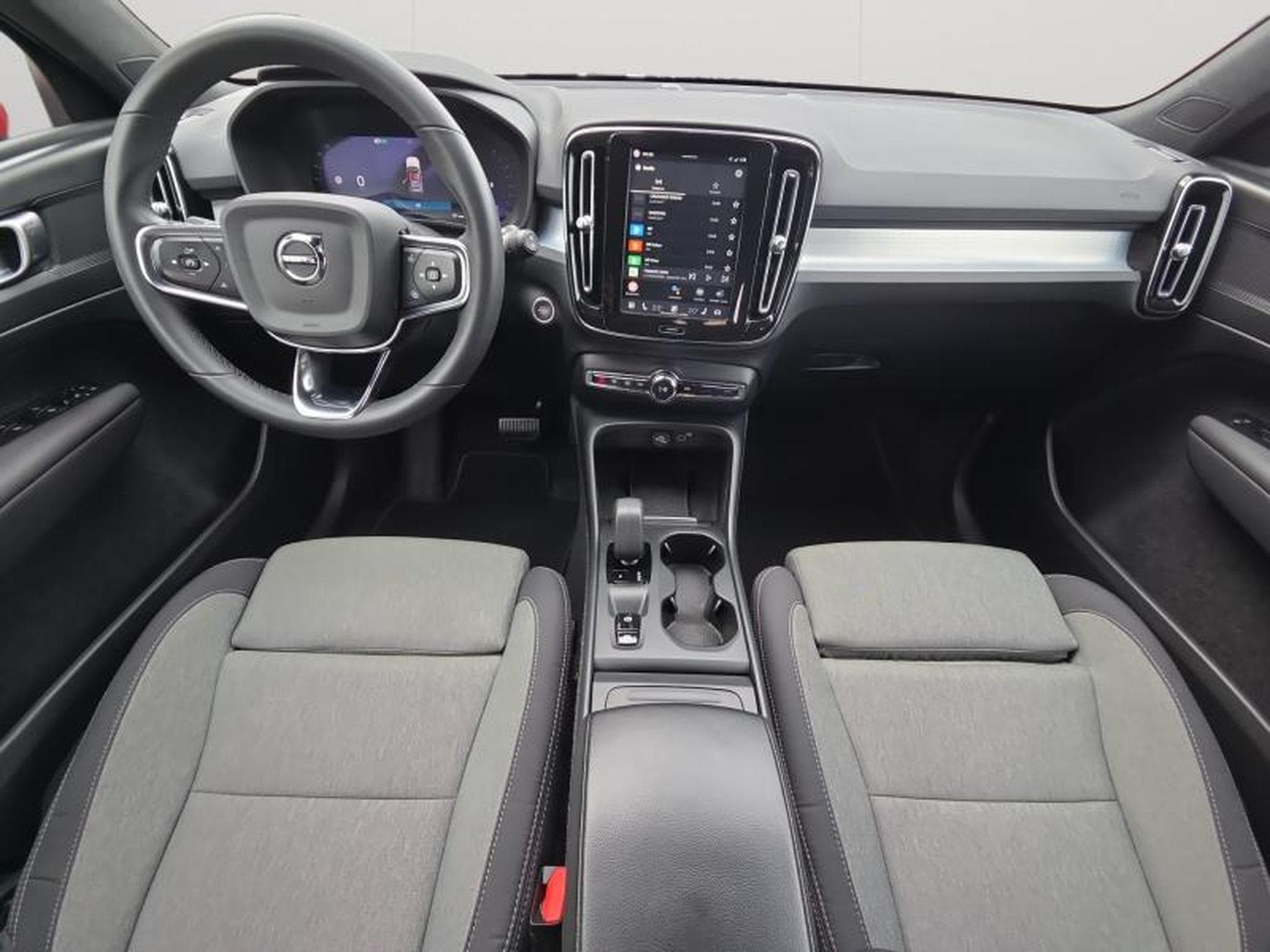 Volvo XC40 B3 Core / Essence (2022) - Foto 3