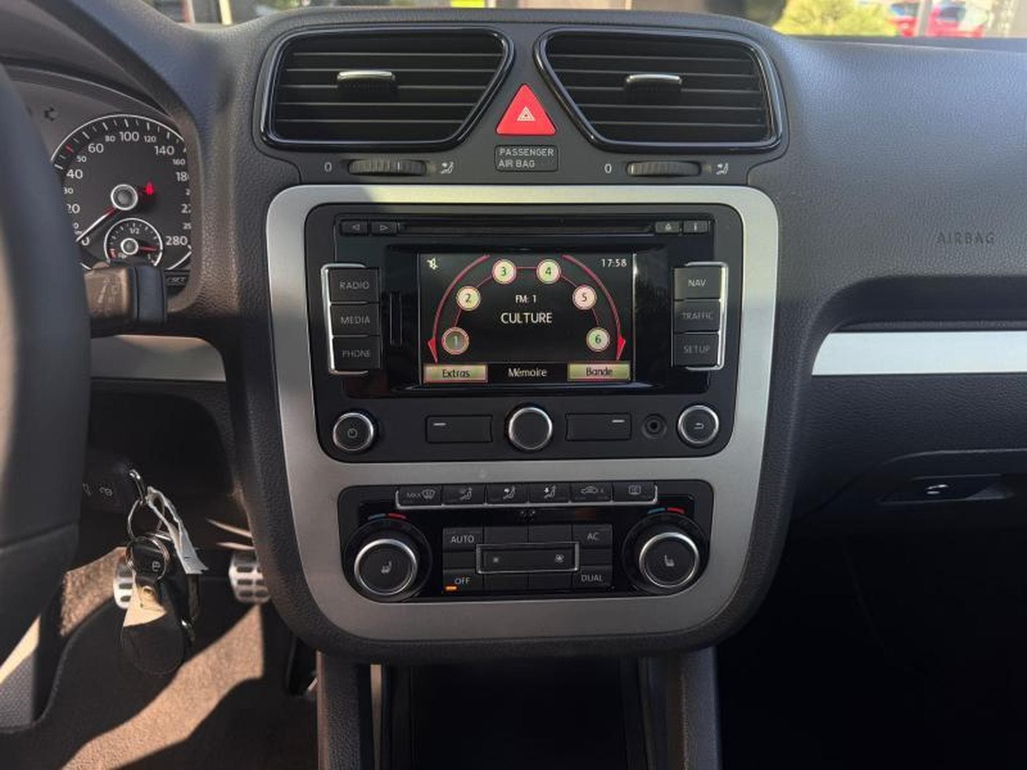 VW Scirocco 1.4 TSI 122ch (2011) - Photo 9