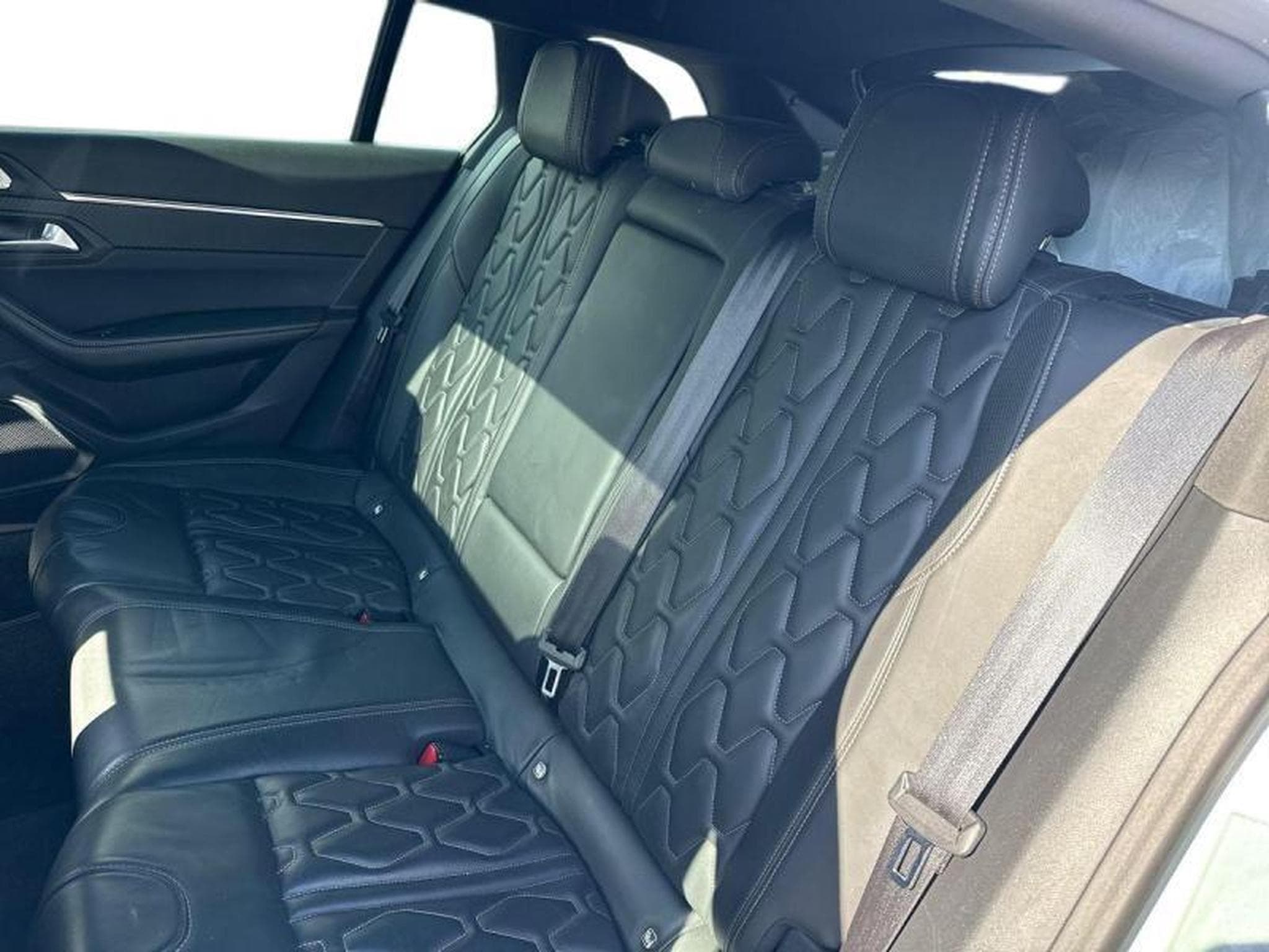Peugeot 508 GT (2019) - Photo 11