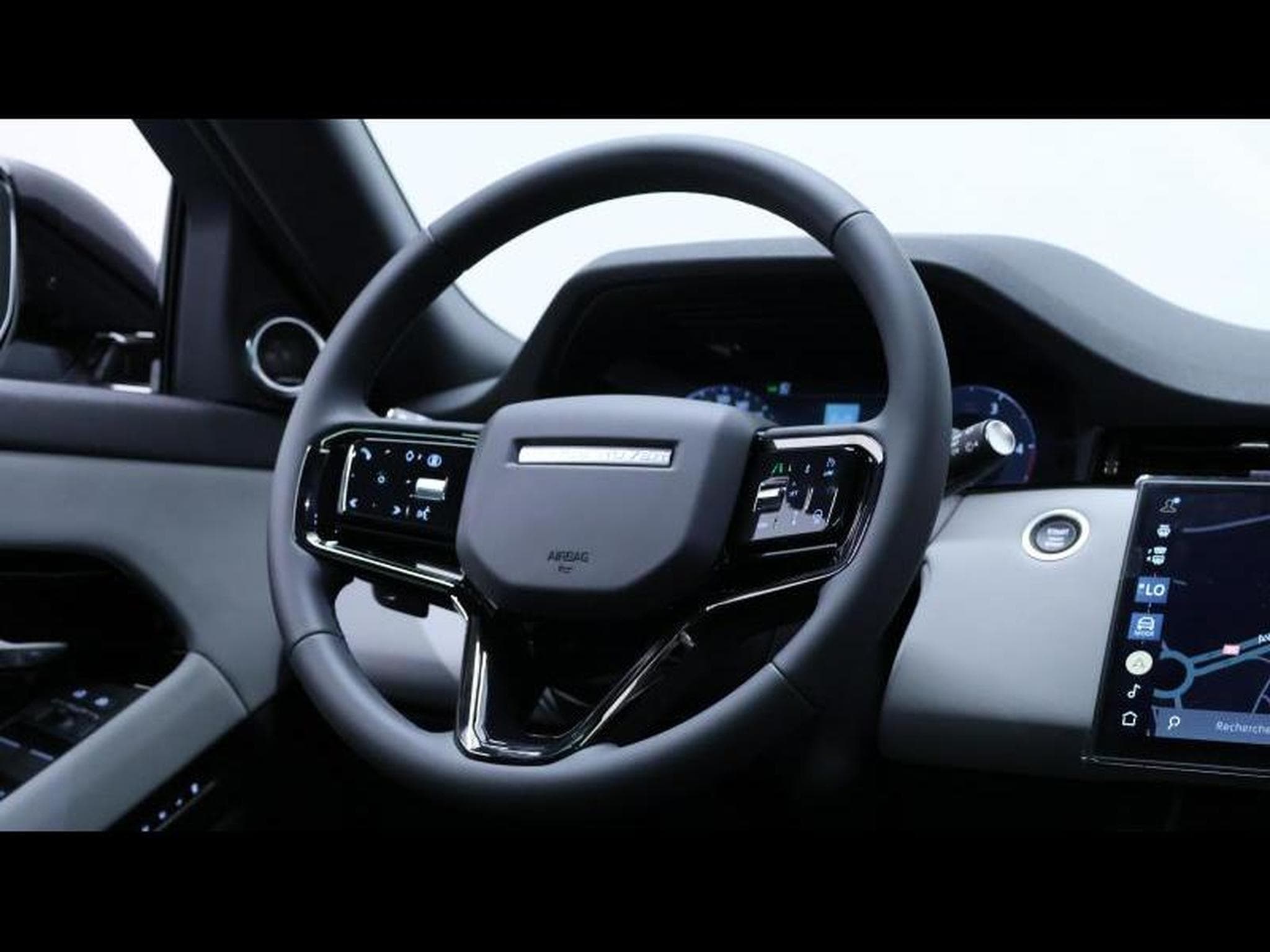 Land-Rover Range Rover Evoque D165 Dynamic SE (2026) - Photo 16
