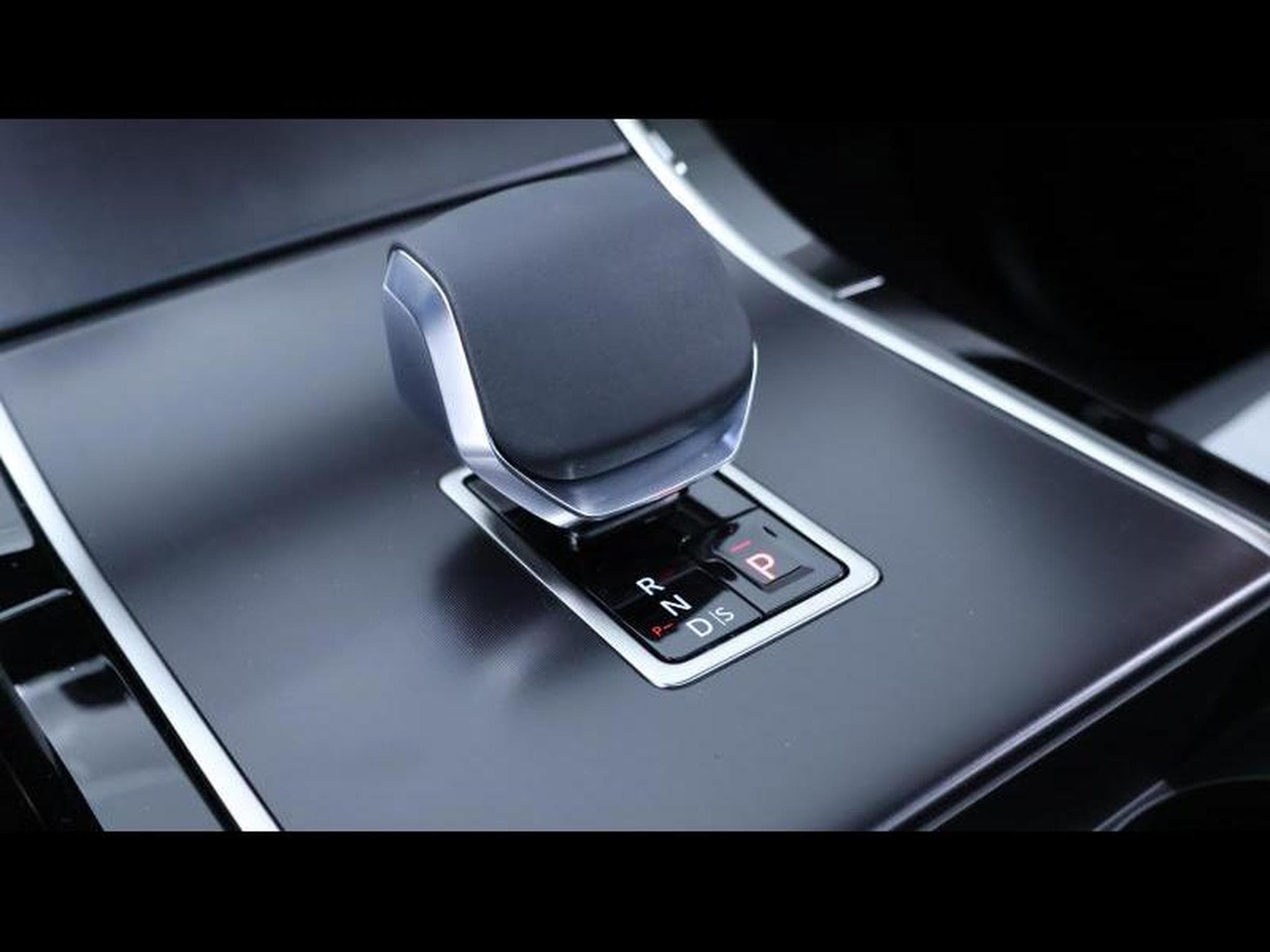 Land-Rover Range Rover Evoque D165 Dynamic SE (2026) - Photo 19
