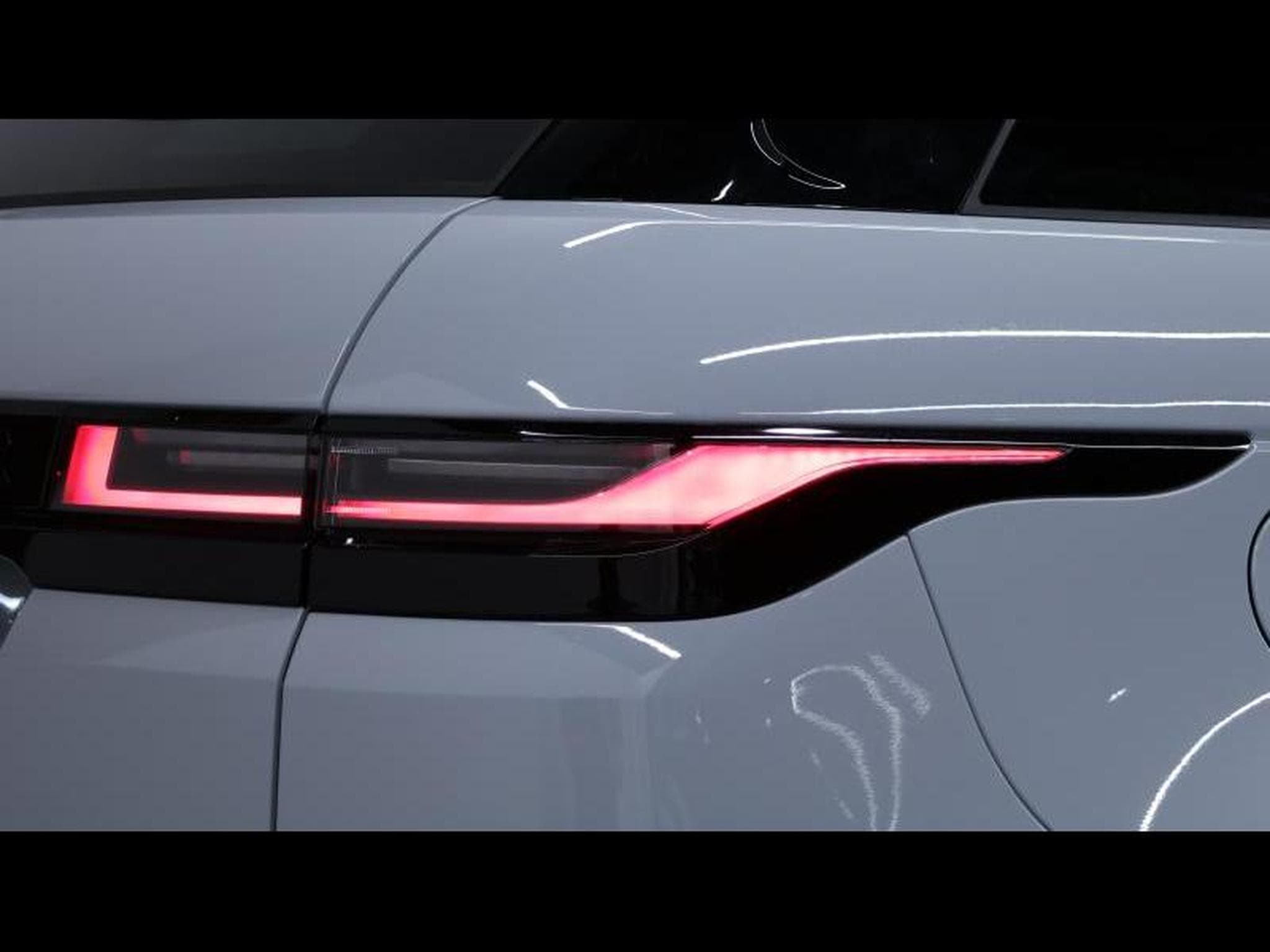 Land-Rover Range Rover Evoque D165 Dynamic SE (2026) - Photo 9
