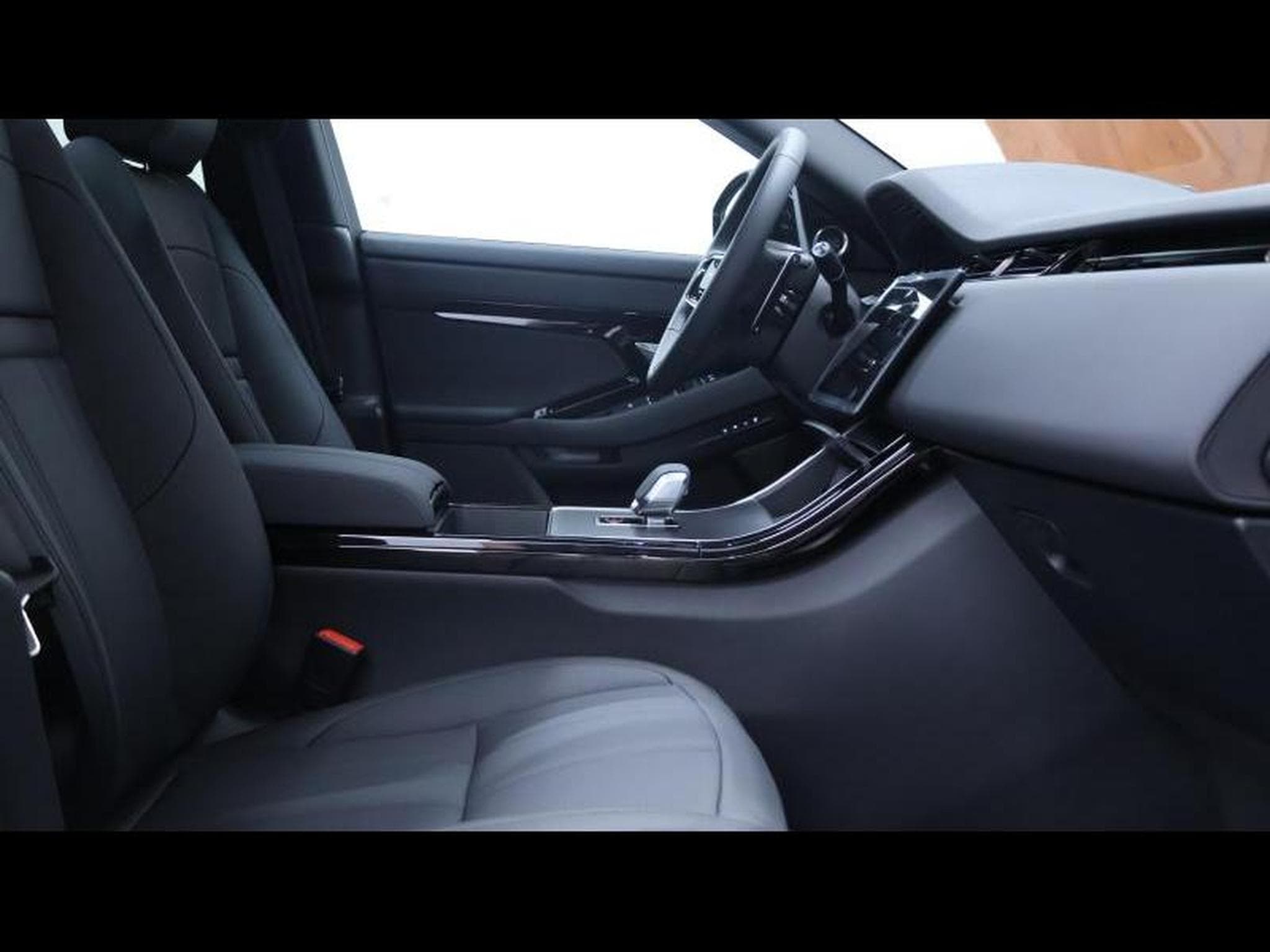 Land-Rover Range Rover Evoque D165 (2026) - Photo 11