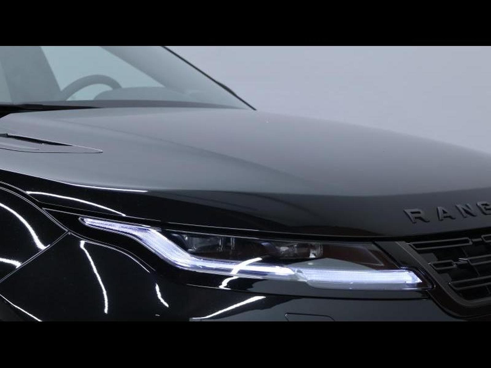 Land-Rover Range Rover Evoque D165 (2026) - Photo 8