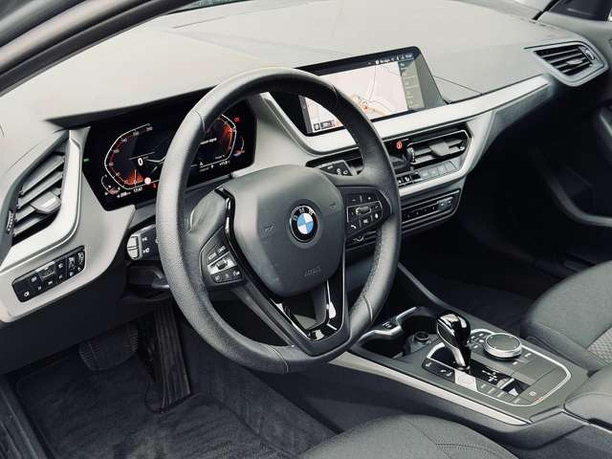 BMW 118 118iA. Automatique // 12 Mois De Garantie✅✅✅ (2023) - Foto 11
