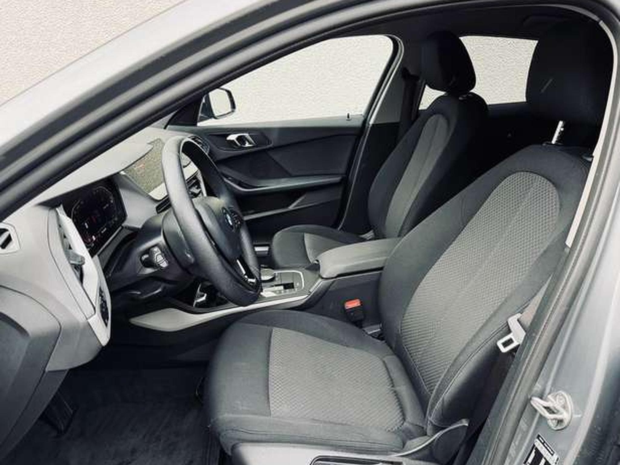 BMW 118 118iA. Automatique // 12 Mois De Garantie✅✅✅ (2023) - Foto 12