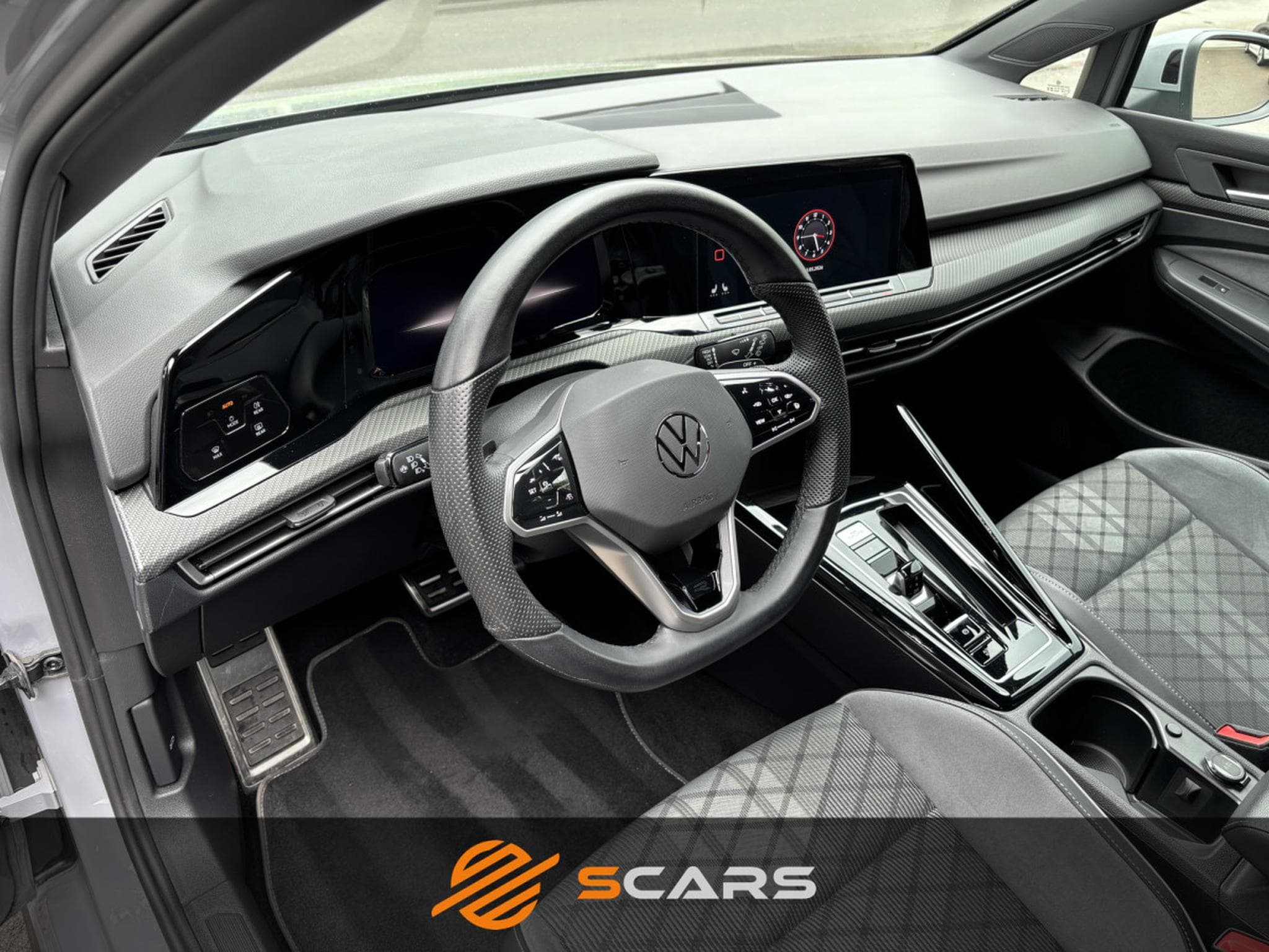 VW Golf 1.5 eTsi DSG 150cv R-Line (2023) - Foto 13