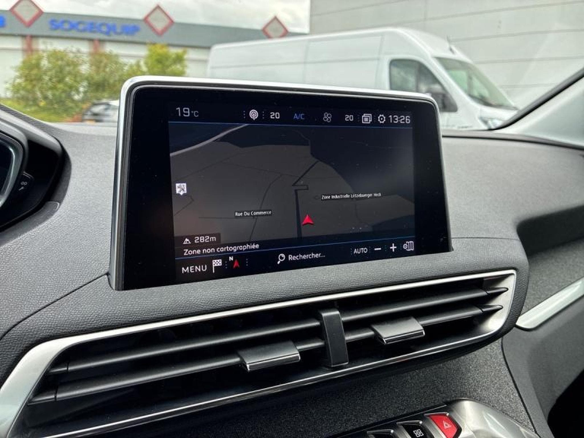 PEUGEOT 3008 1.2 PureTech 130ch E6.c Allure S&S EAT8 (2019) - Foto 6