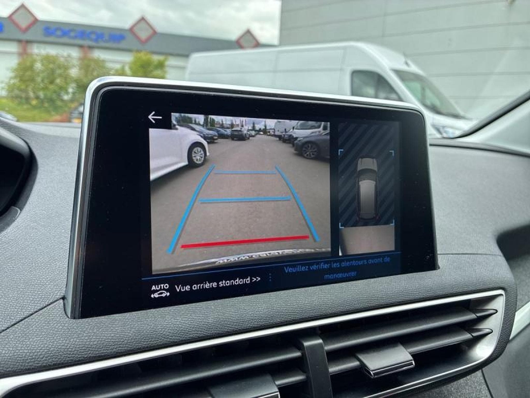 PEUGEOT 3008 1.2 PureTech 130ch E6.c Allure S&S EAT8 (2019) - Foto 8